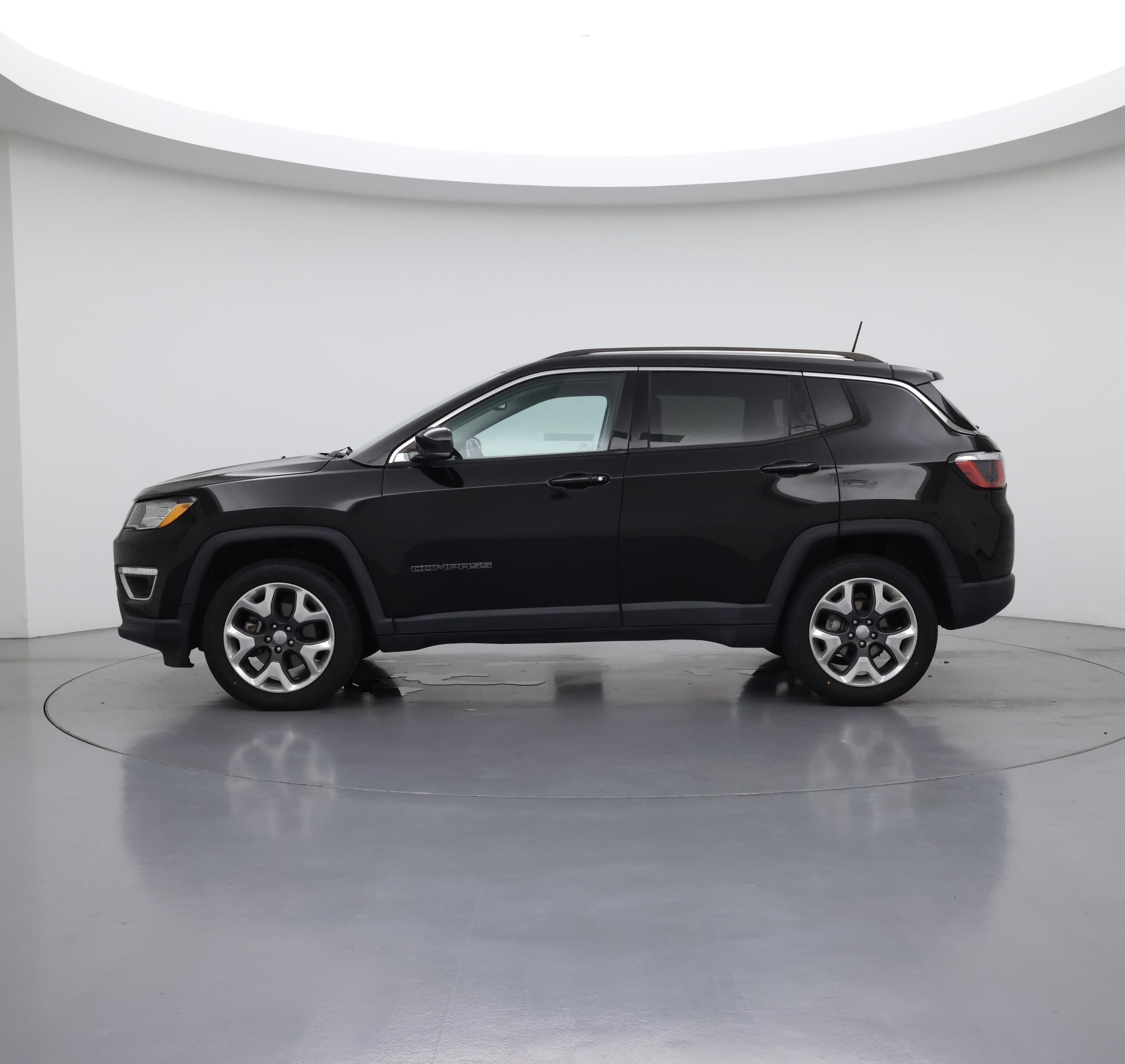 Thumbnail: 2018 Jeep Compass - 3