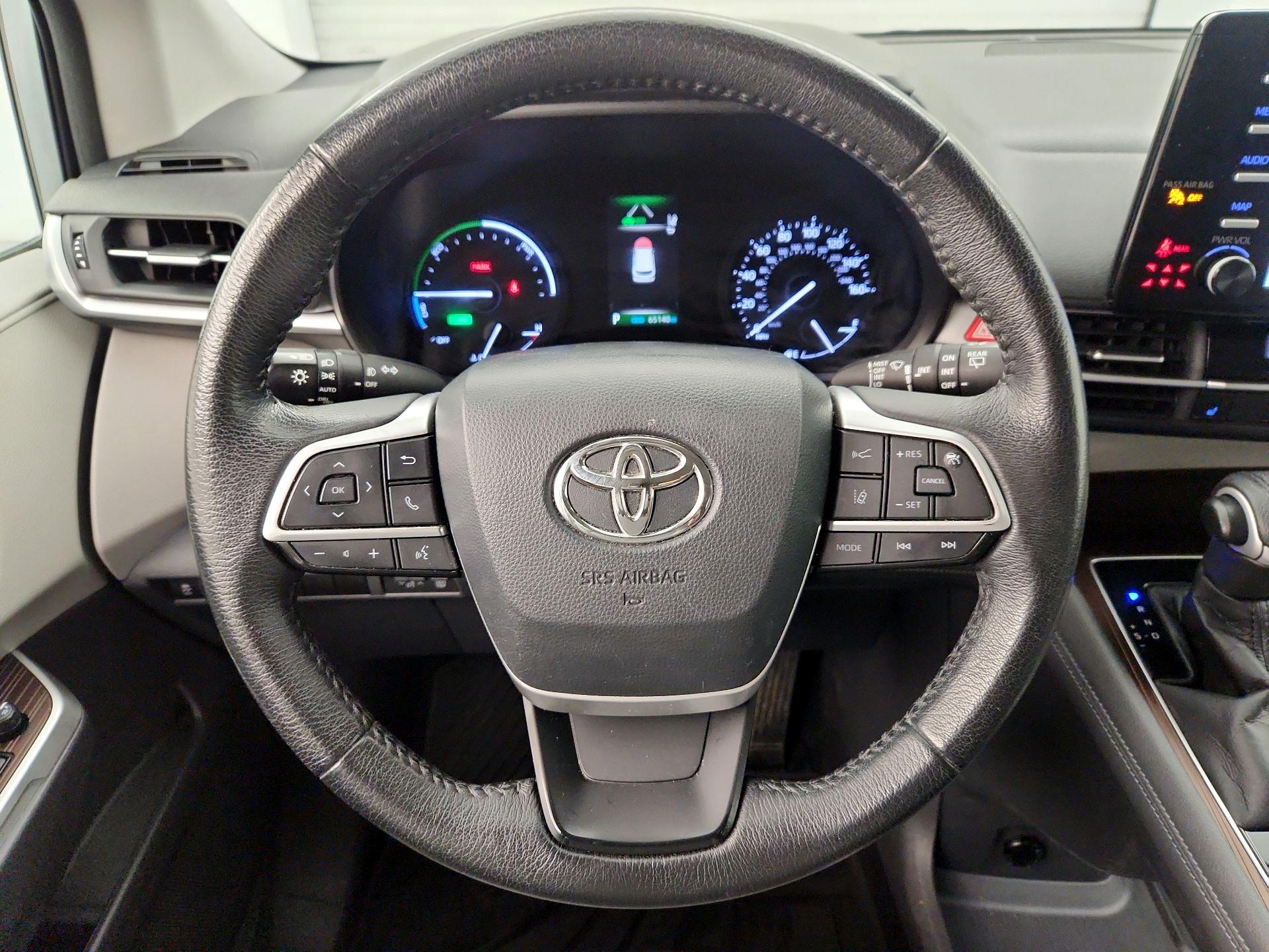 Thumbnail: 2021 Toyota Sienna - 10