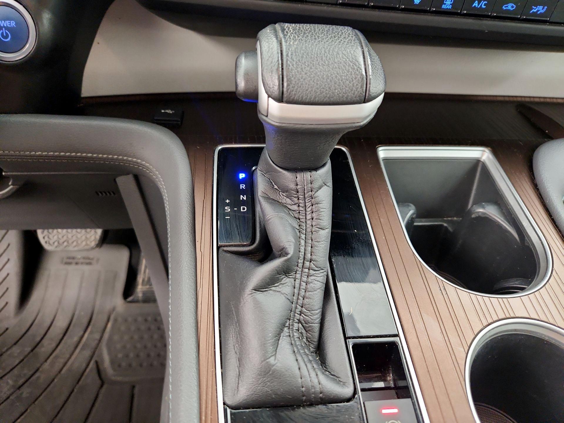 Thumbnail: 2021 Toyota Sienna - 17