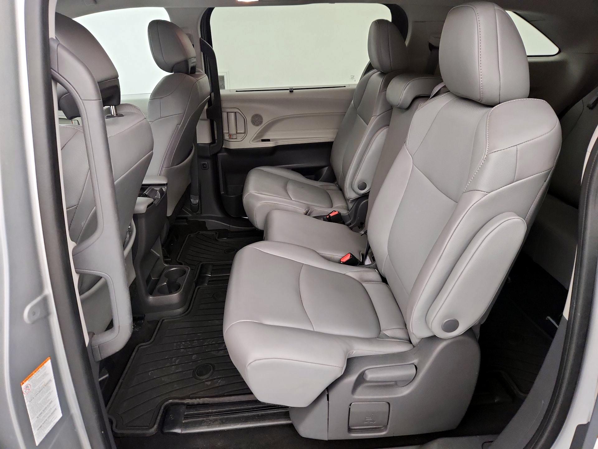 Thumbnail: 2021 Toyota Sienna - 20