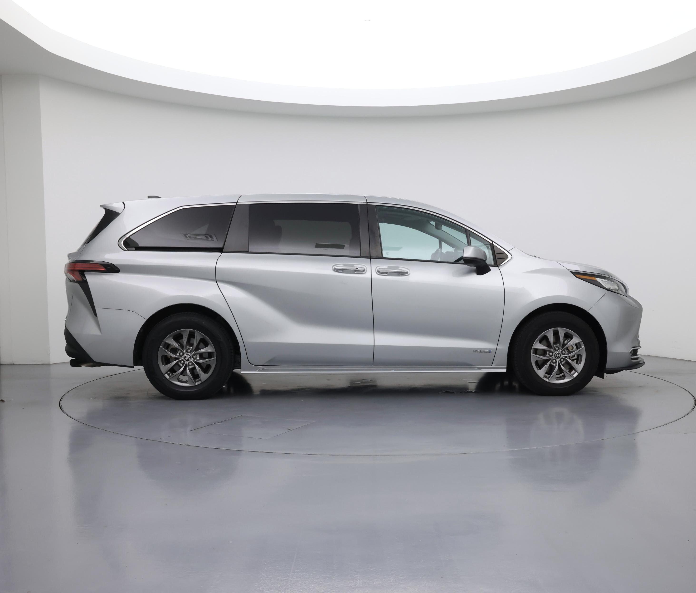 Thumbnail: 2021 Toyota Sienna - 7