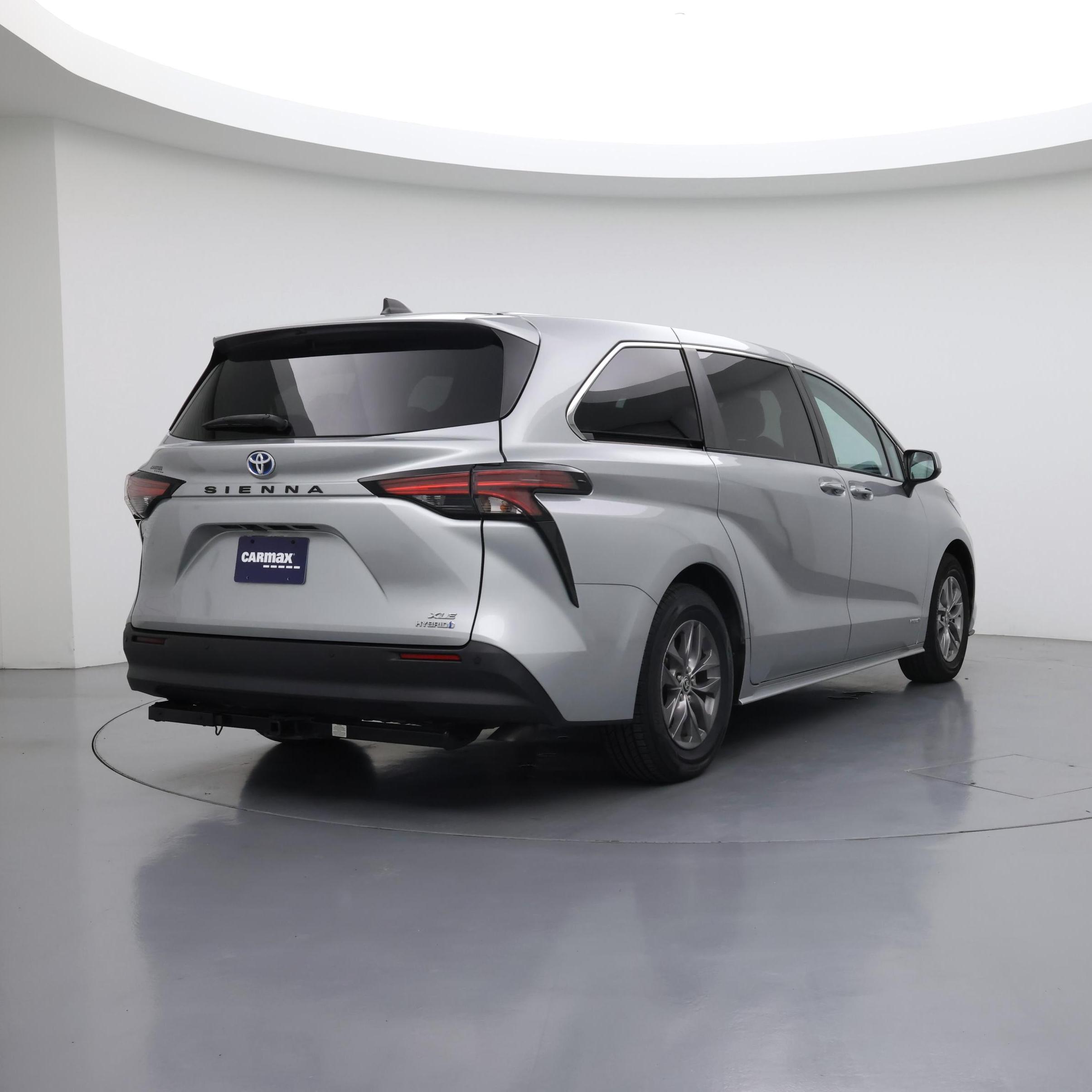 Thumbnail: 2021 Toyota Sienna - 8