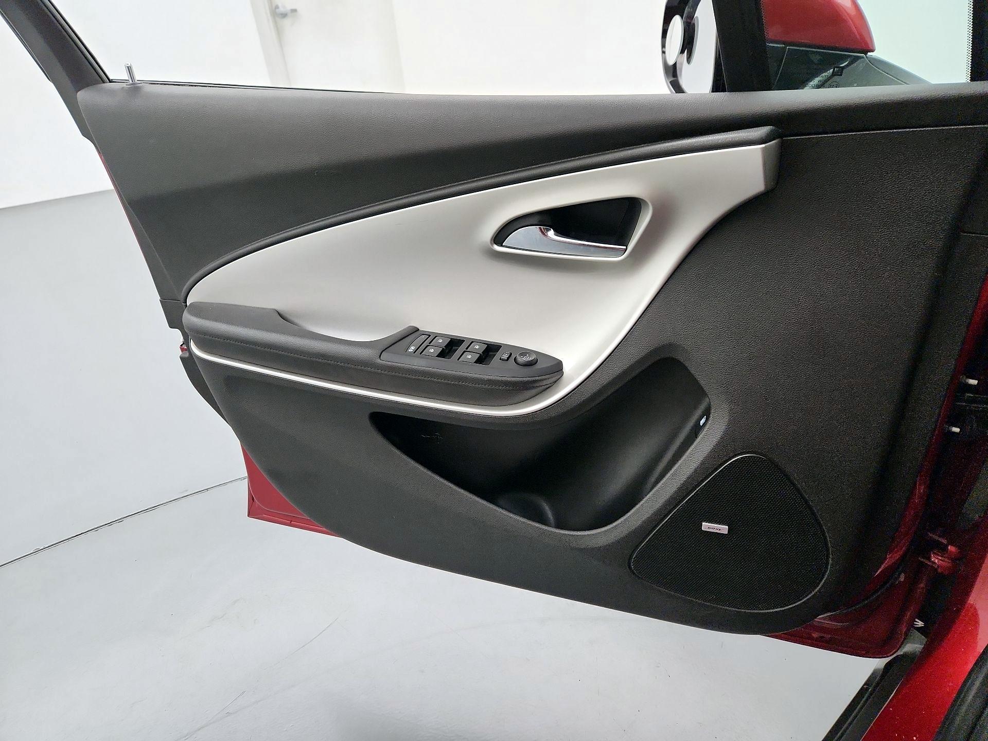 Thumbnail: 2015 Chevrolet Volt - 12