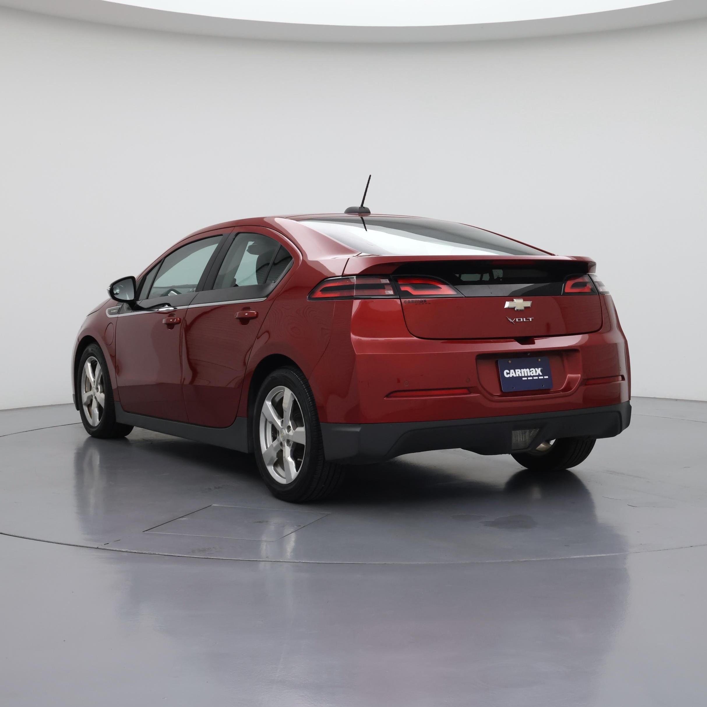 Thumbnail: 2015 Chevrolet Volt - 2