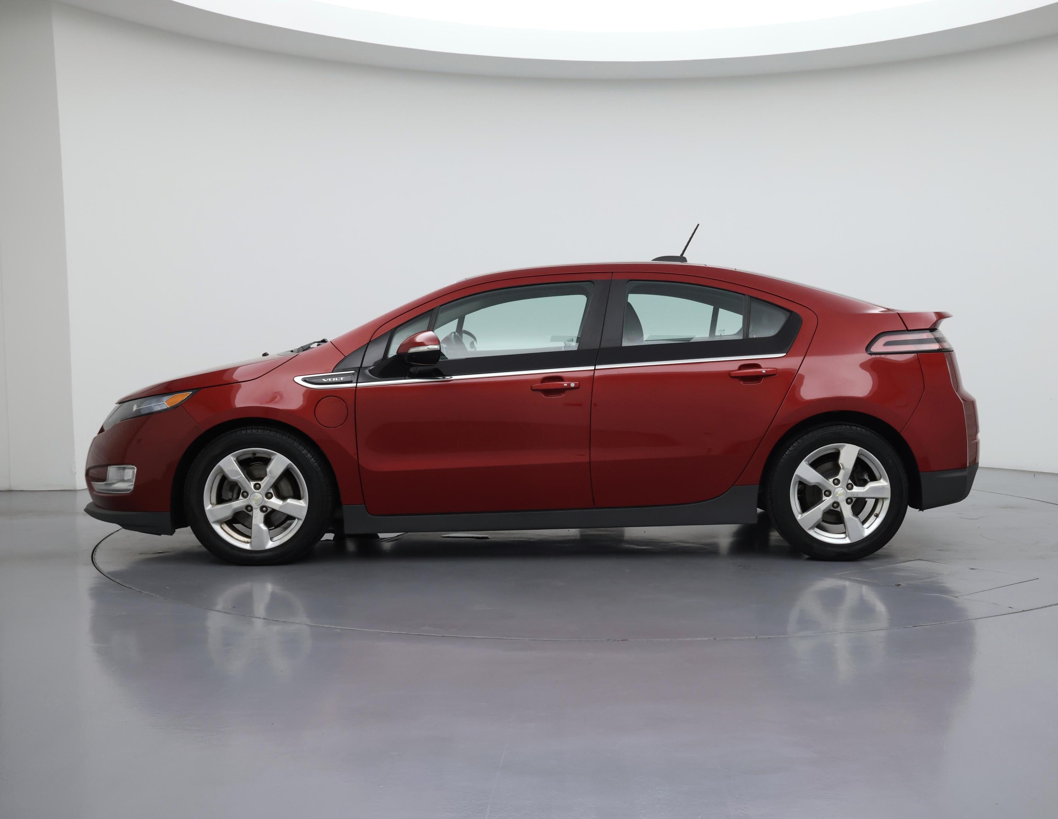 Thumbnail: 2015 Chevrolet Volt - 3