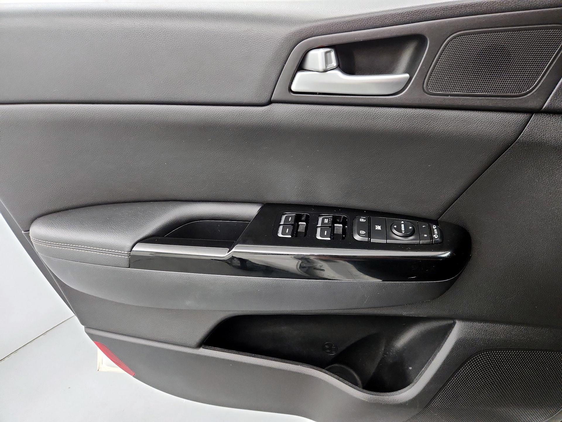Thumbnail: 2021 Kia Sportage - 12