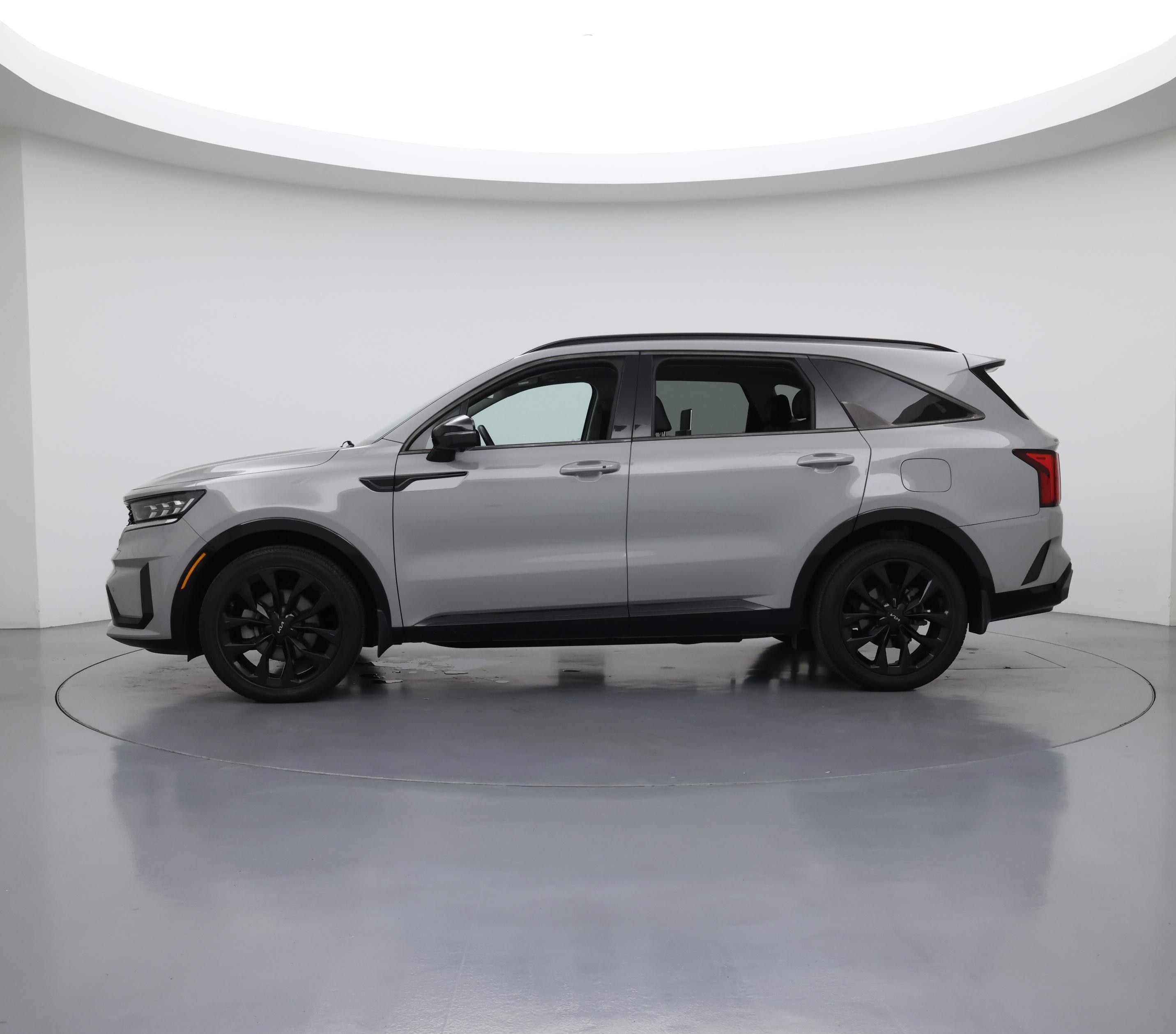 Thumbnail: 2022 Kia Sorento - 3