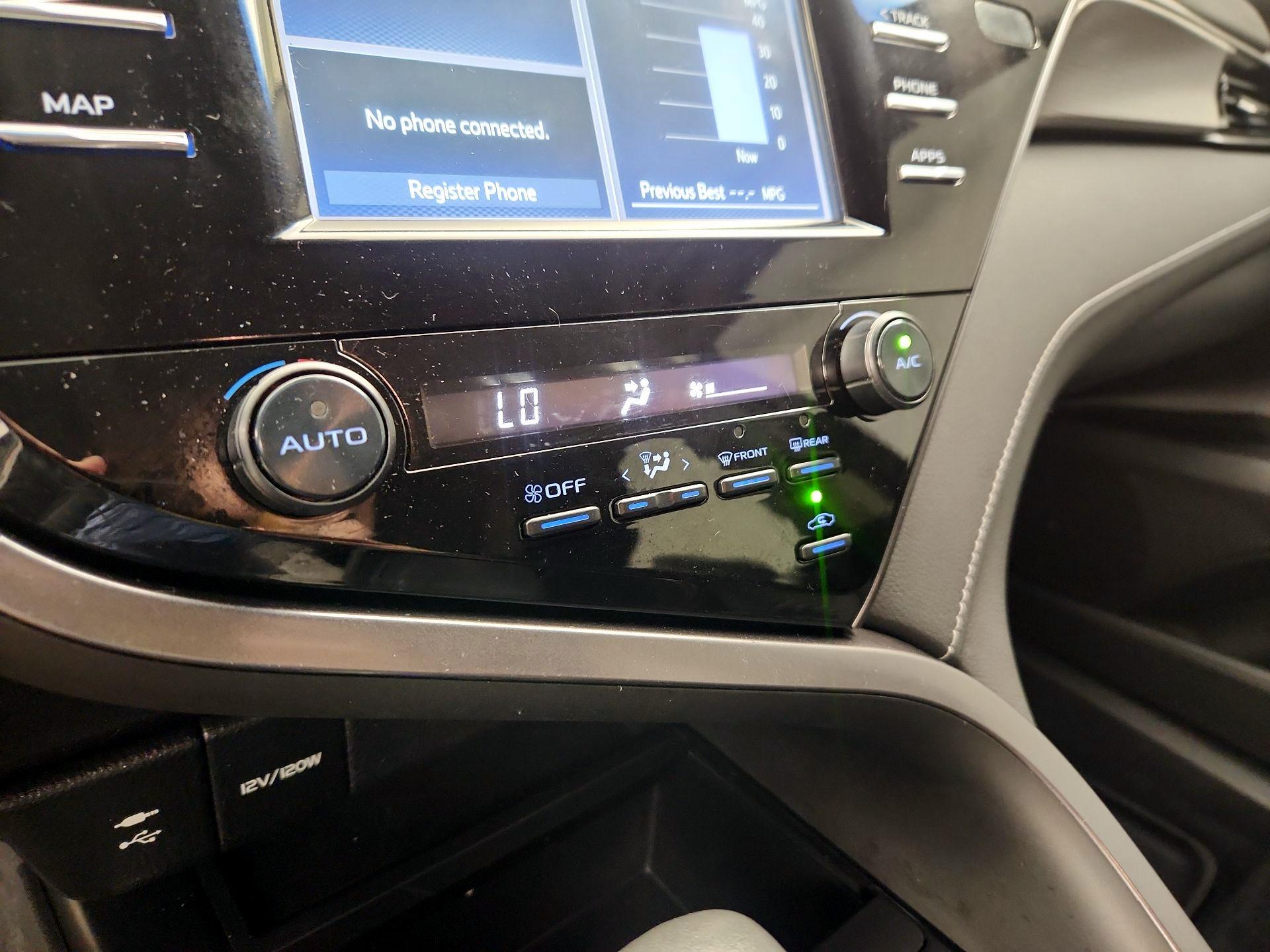 Thumbnail: 2019 Toyota Camry - 16