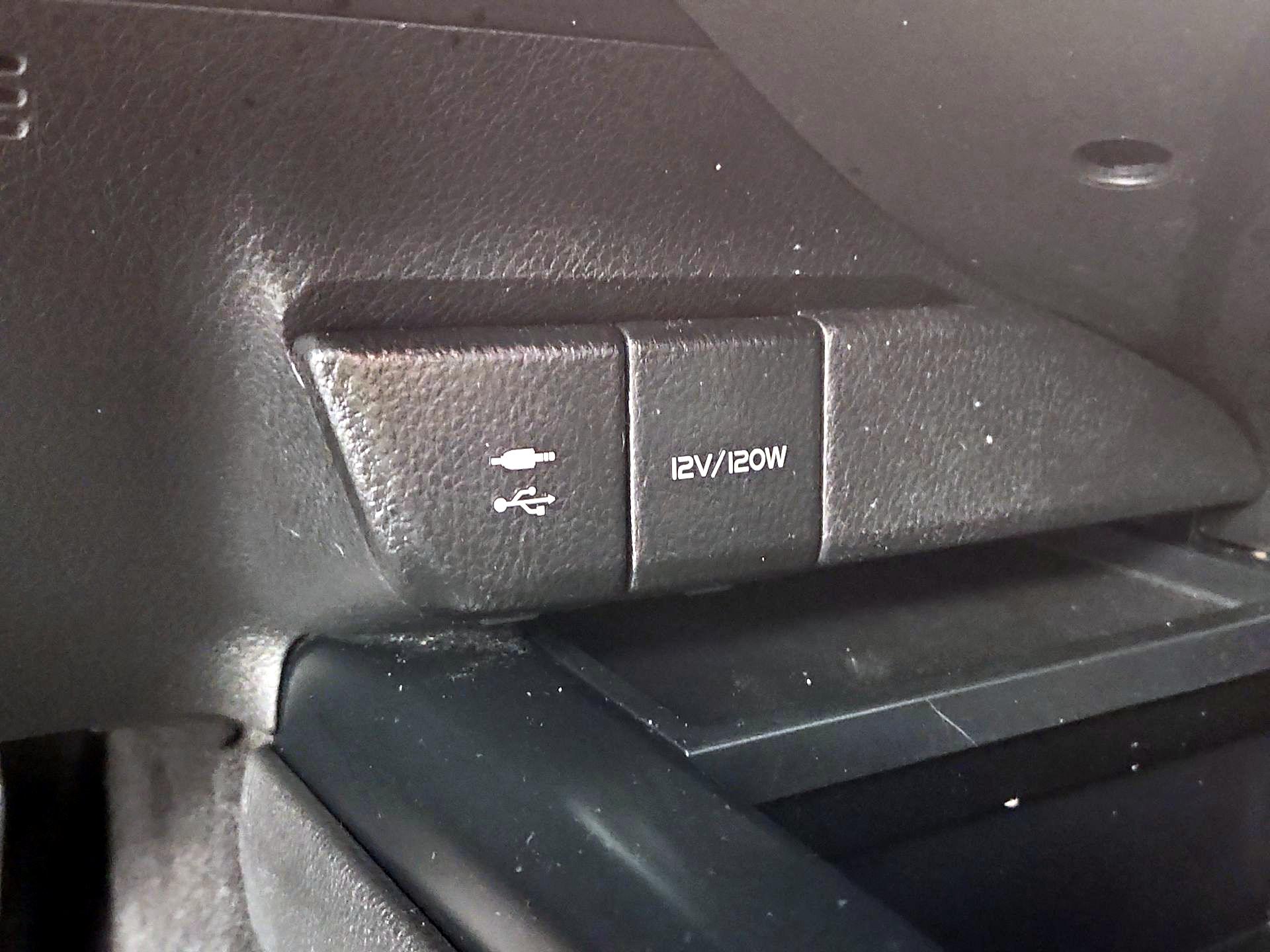 Thumbnail: 2019 Toyota Camry - 18