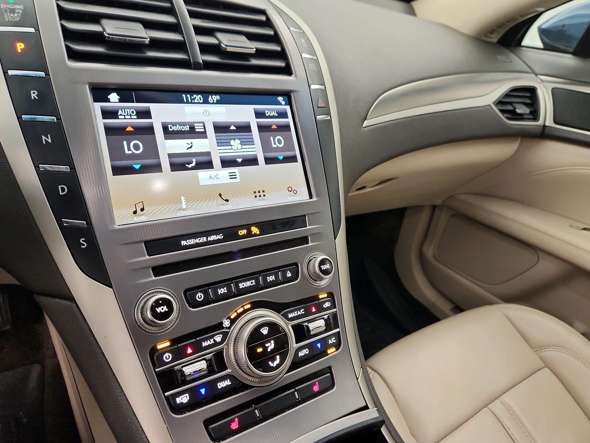 Thumbnail: 2018 Lincoln MKZ - 16