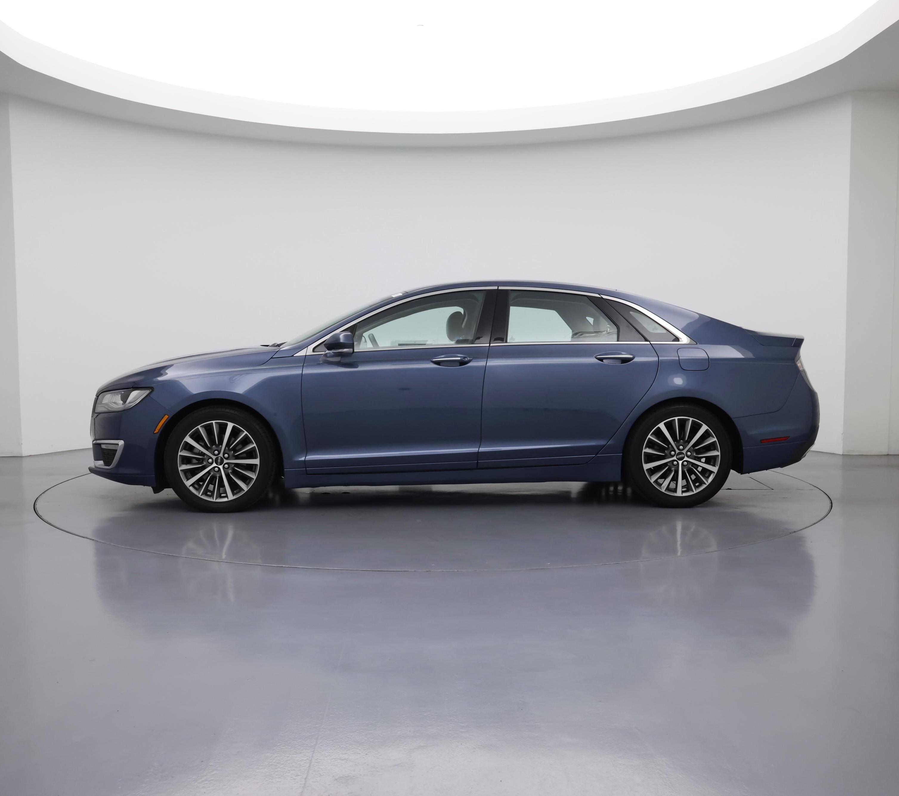 Thumbnail: 2018 Lincoln MKZ - 3