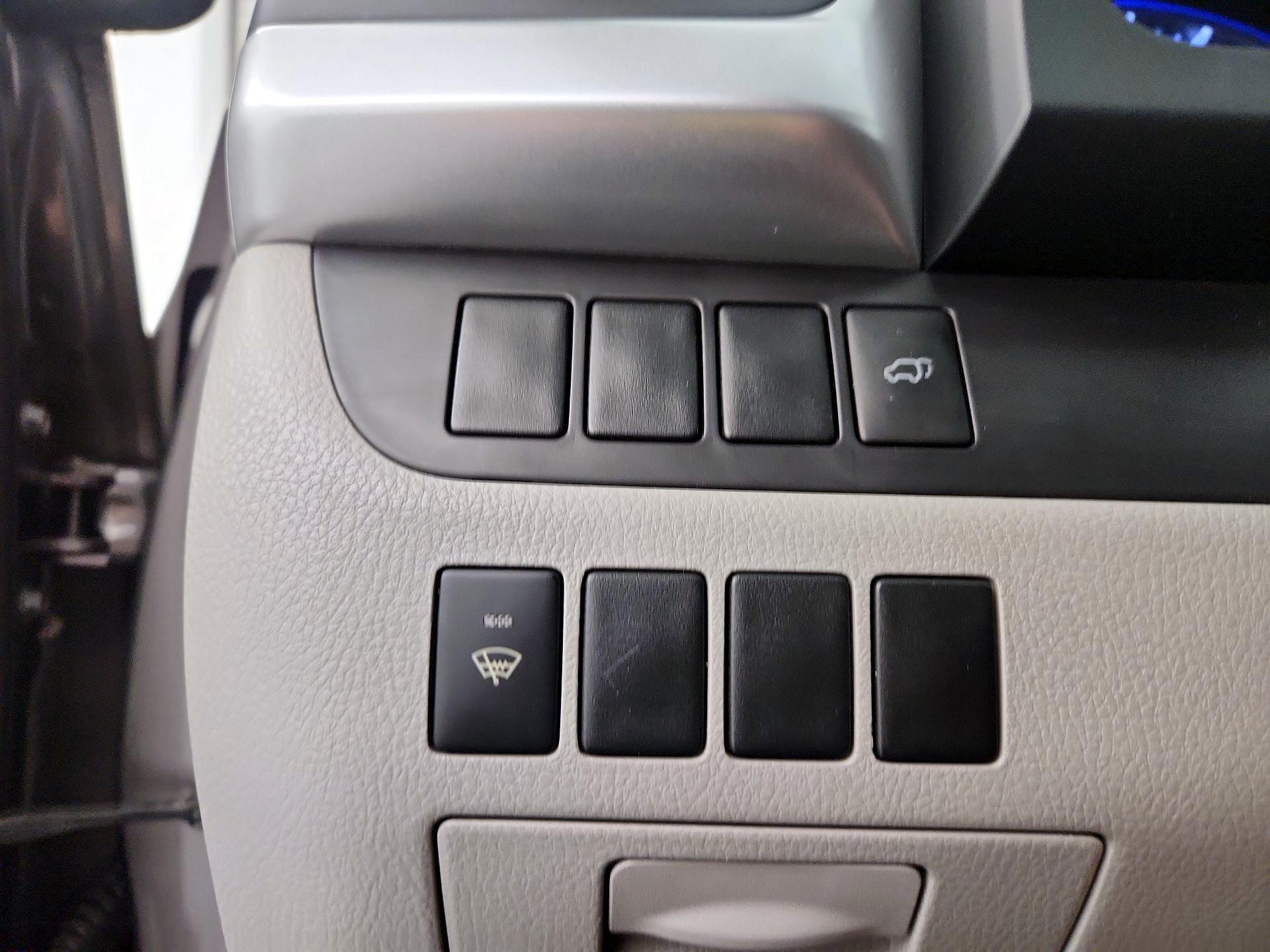 Thumbnail: 2016 Toyota Highlander - 13