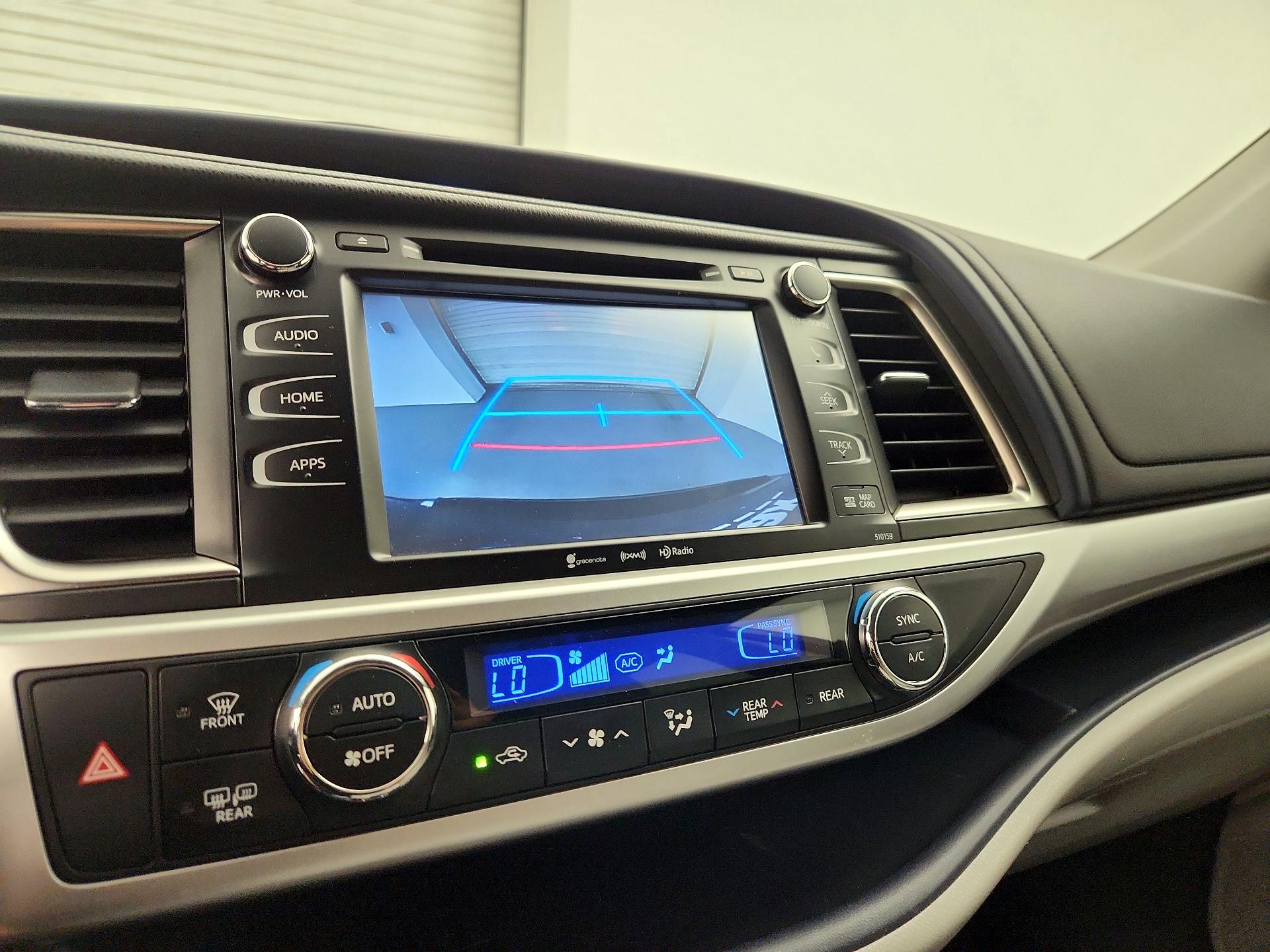 Thumbnail: 2016 Toyota Highlander - 14
