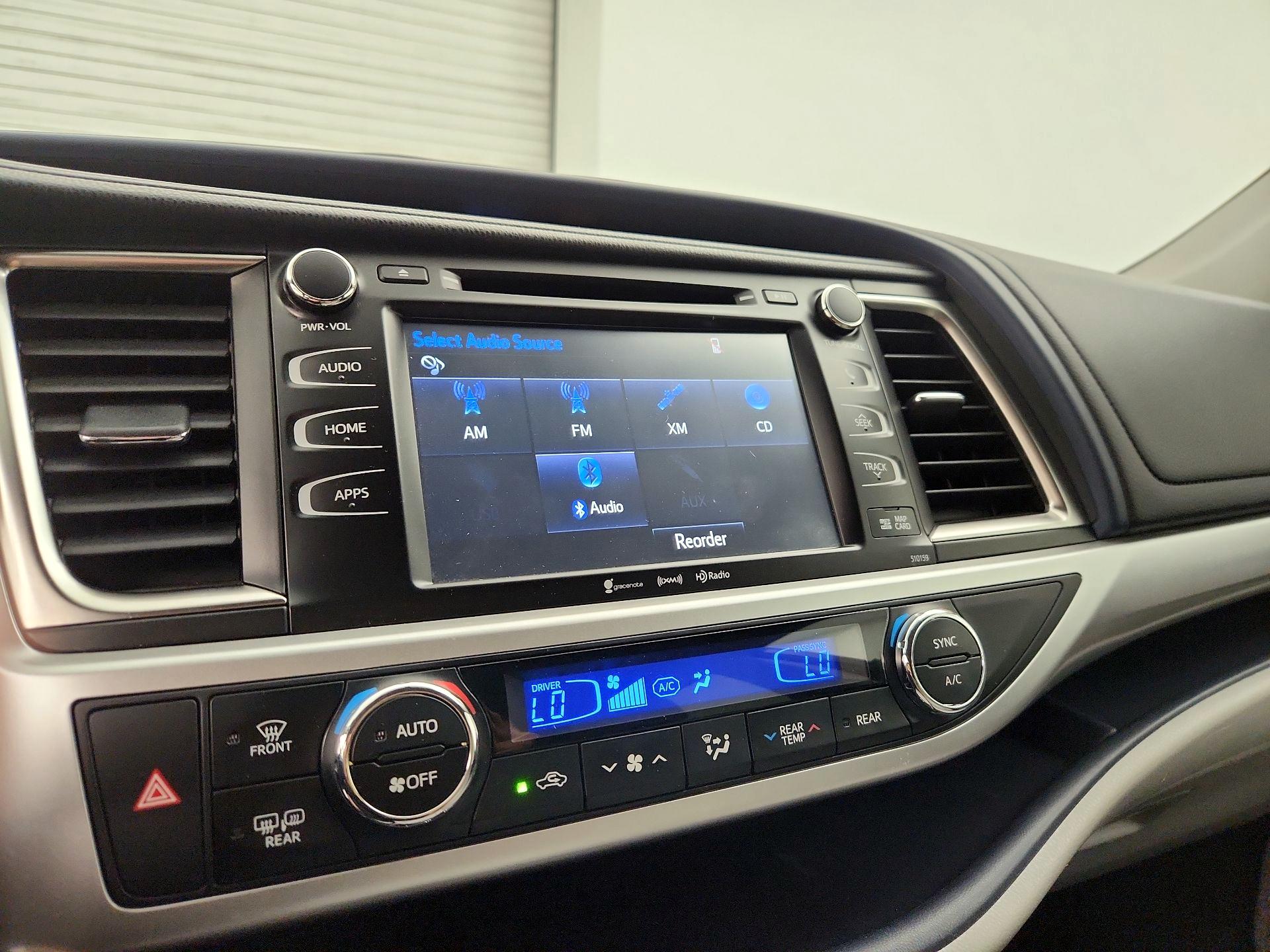 Thumbnail: 2016 Toyota Highlander - 15