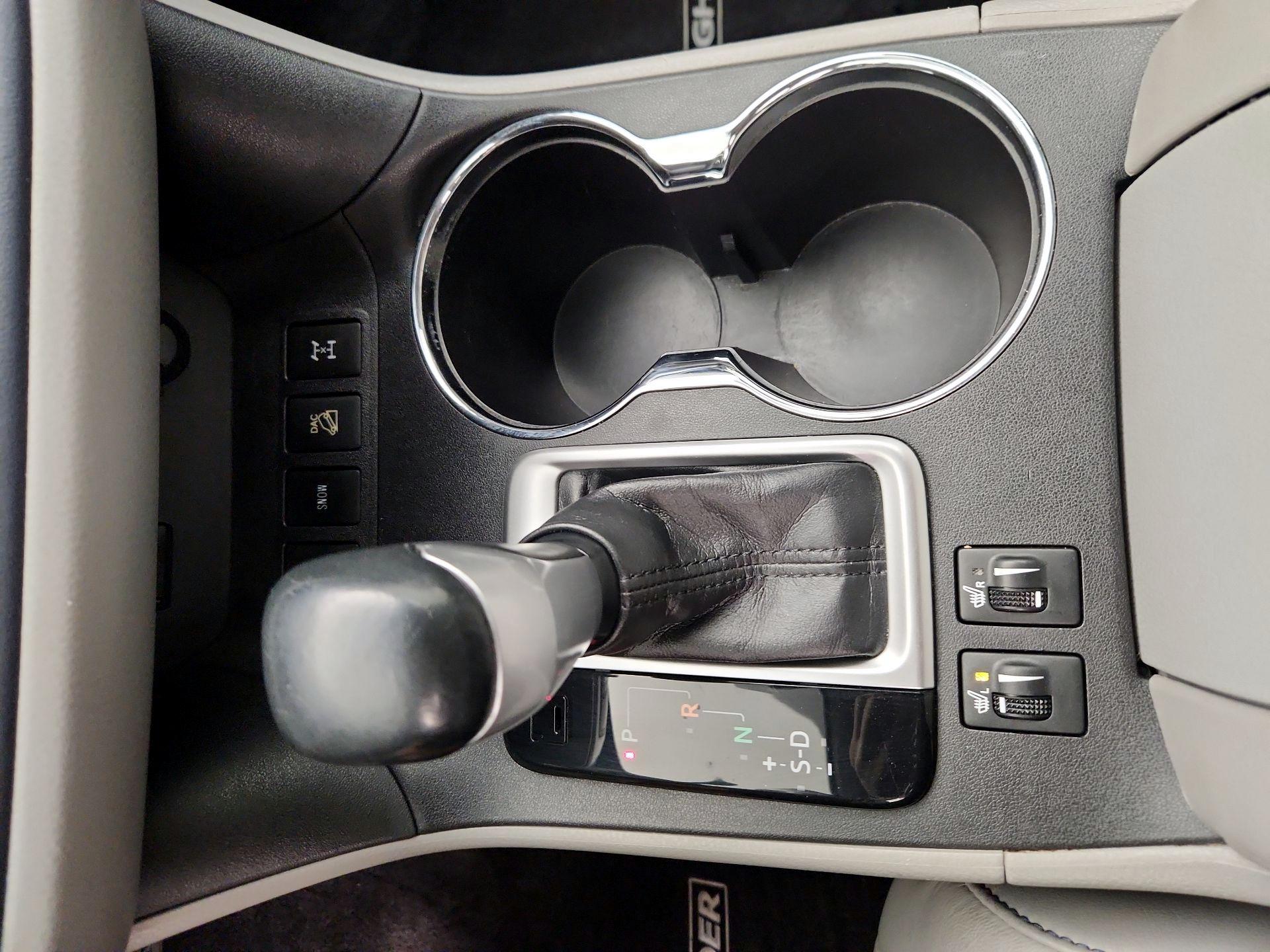 Thumbnail: 2016 Toyota Highlander - 17