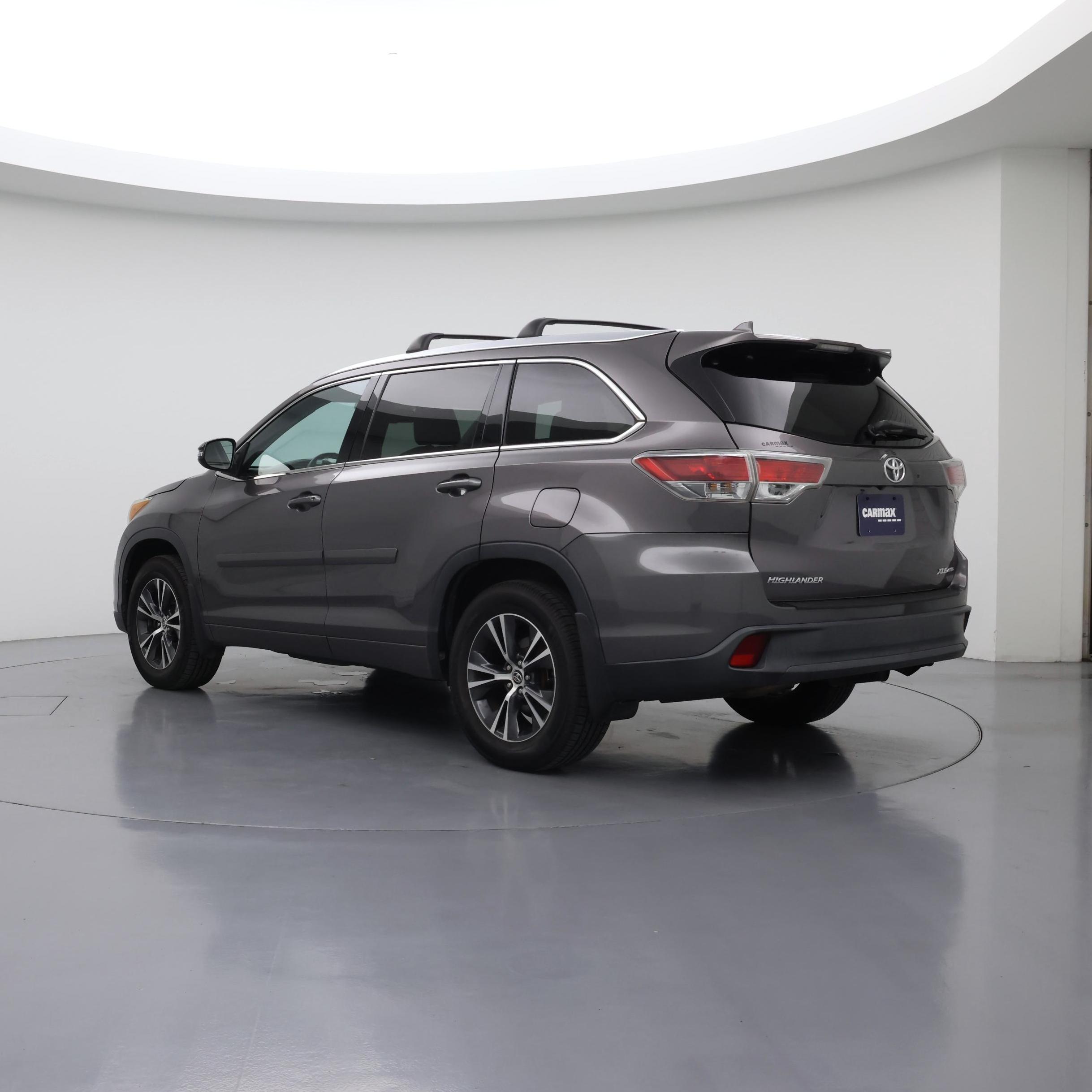 Thumbnail: 2016 Toyota Highlander - 2