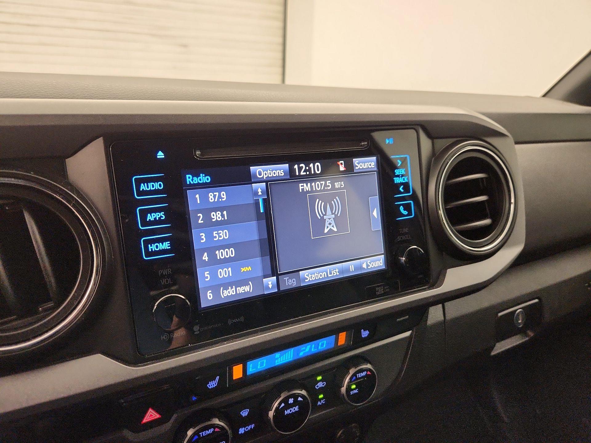 Thumbnail: 2017 Toyota Tacoma - 15
