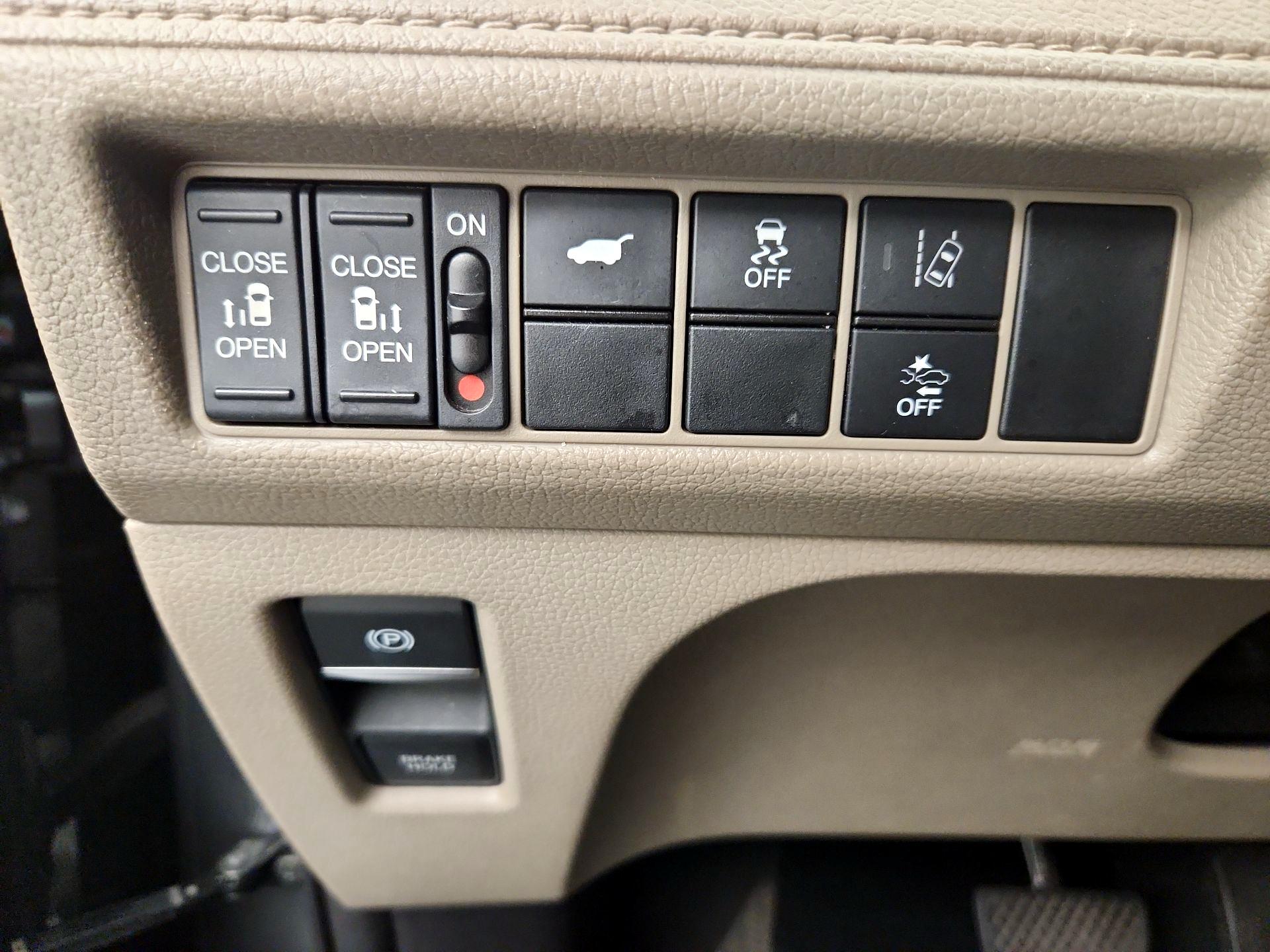 Thumbnail: 2019 Honda Odyssey - 13