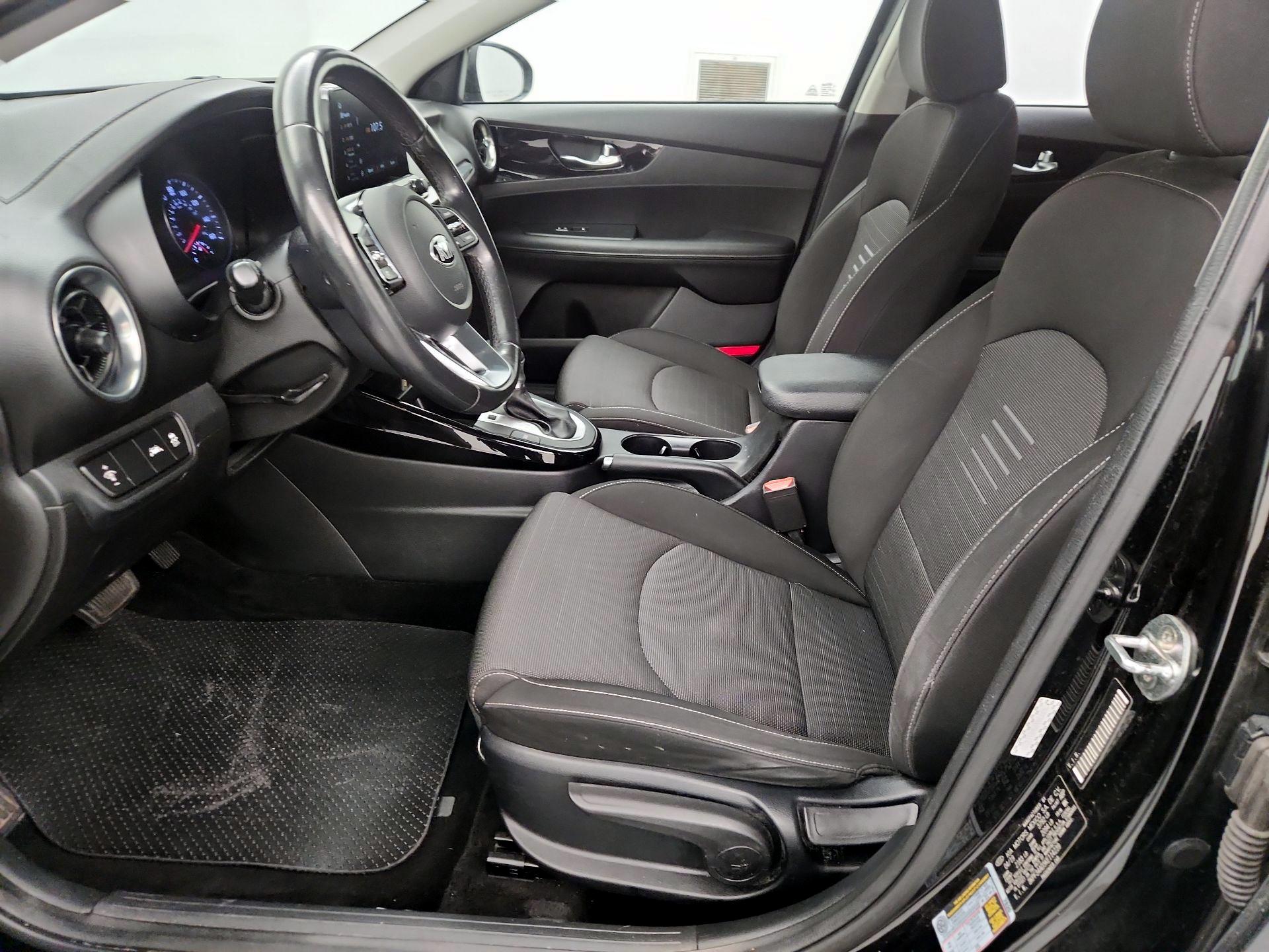 Thumbnail: 2019 Kia Forte - 11