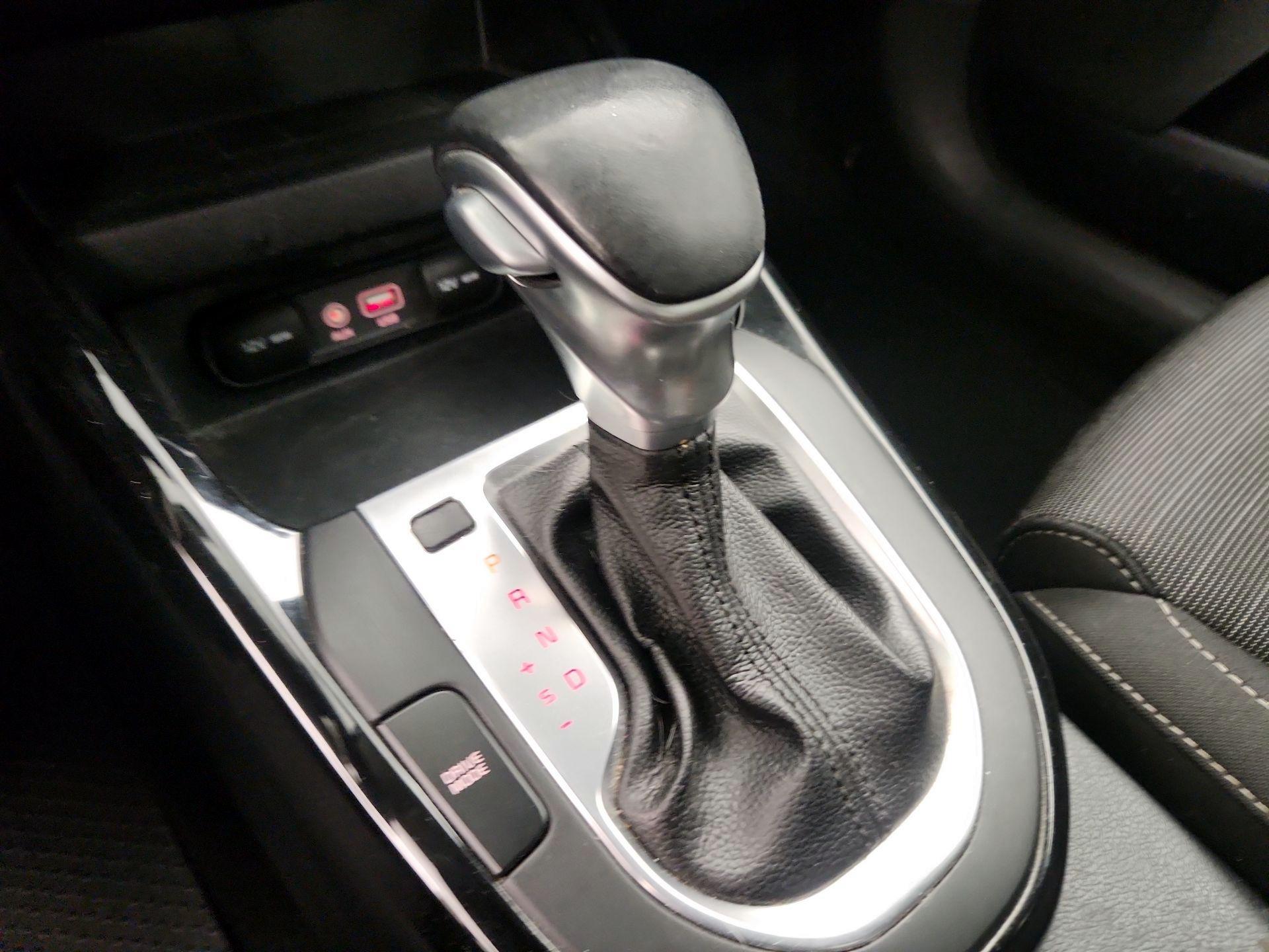 Thumbnail: 2019 Kia Forte - 17