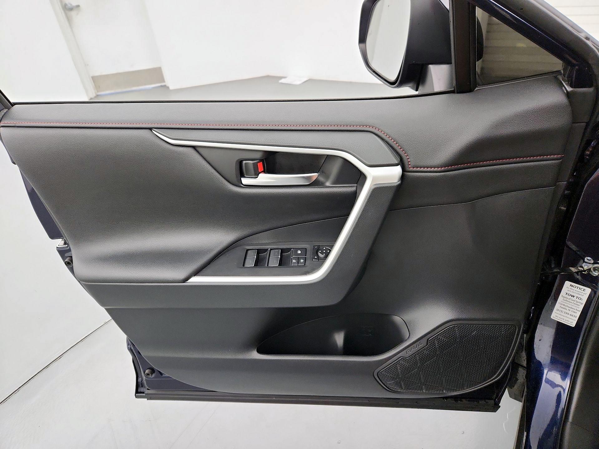Thumbnail: 2025 Toyota RAV4 - 12