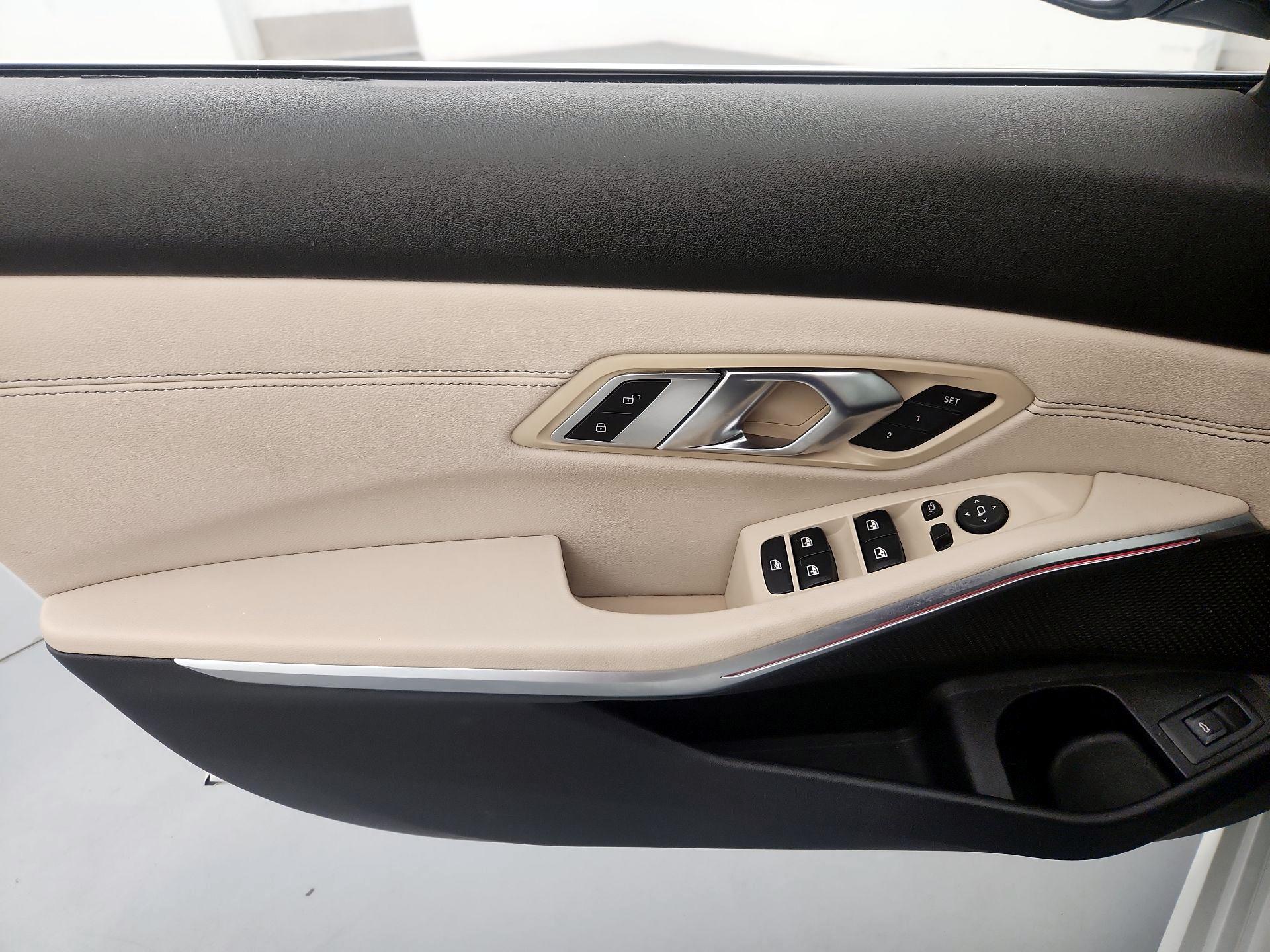 Thumbnail: 2021 BMW 3 Series - 12