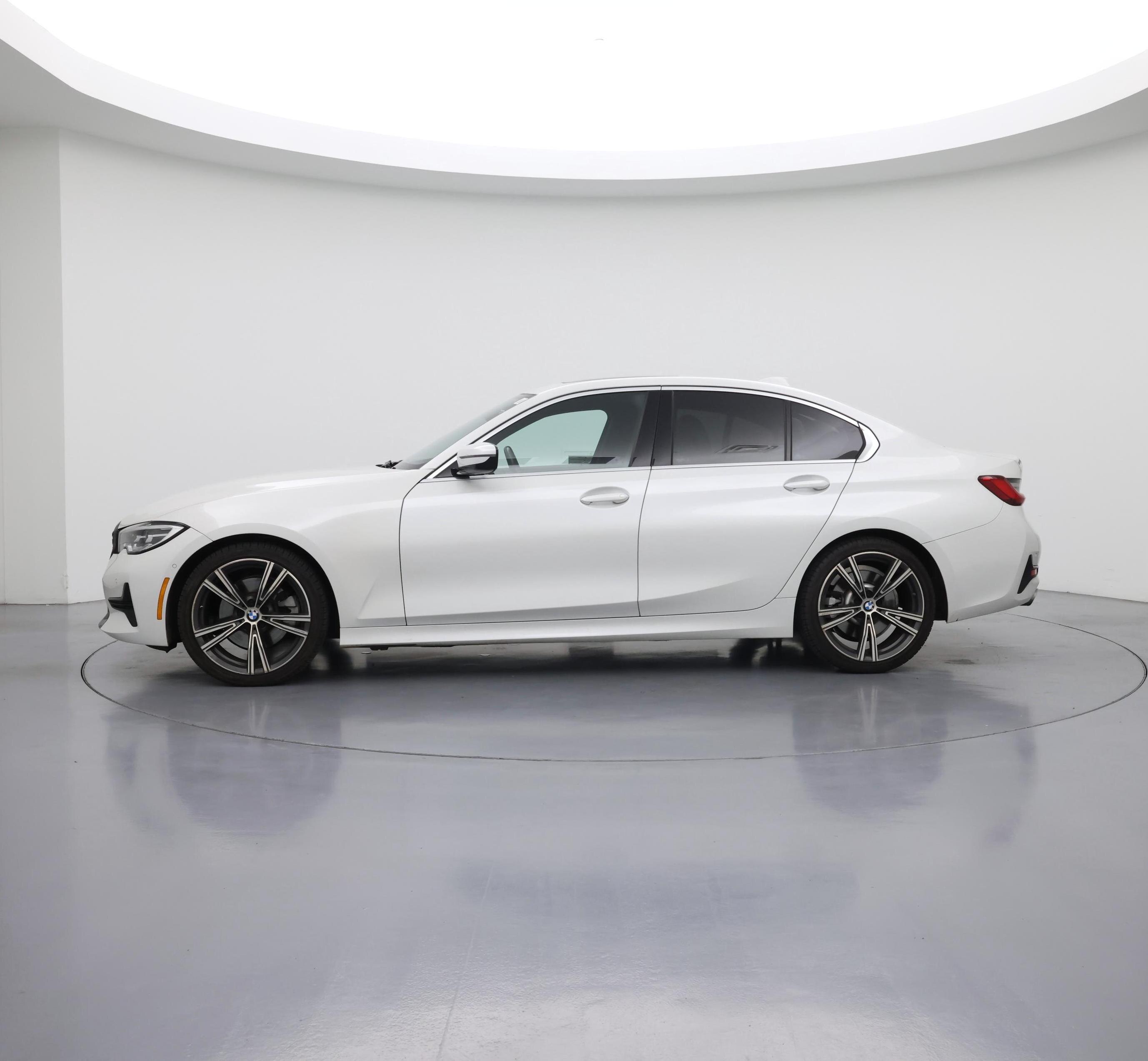 Thumbnail: 2021 BMW 3 Series - 3
