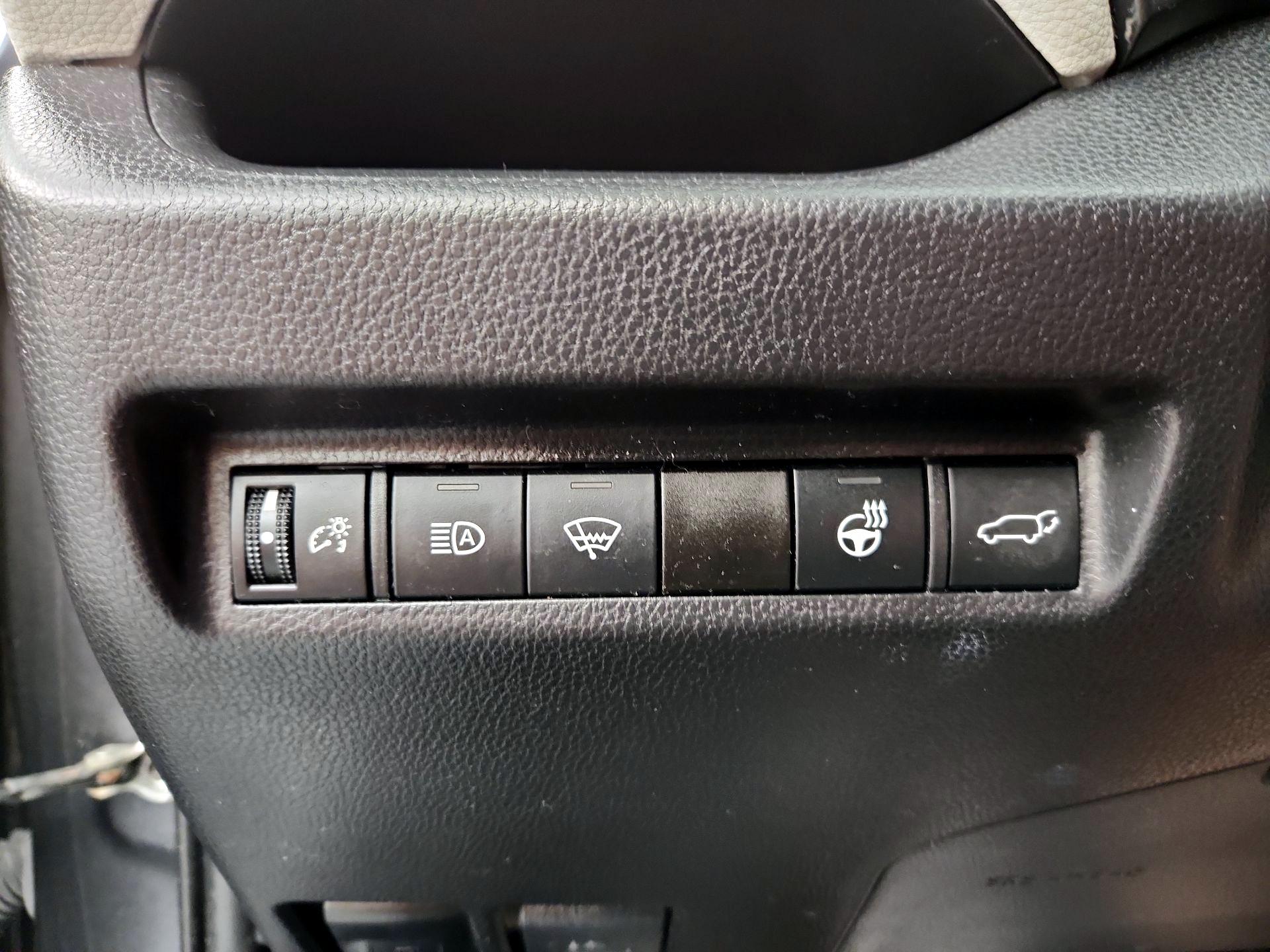 Thumbnail: 2021 Toyota RAV4 - 13