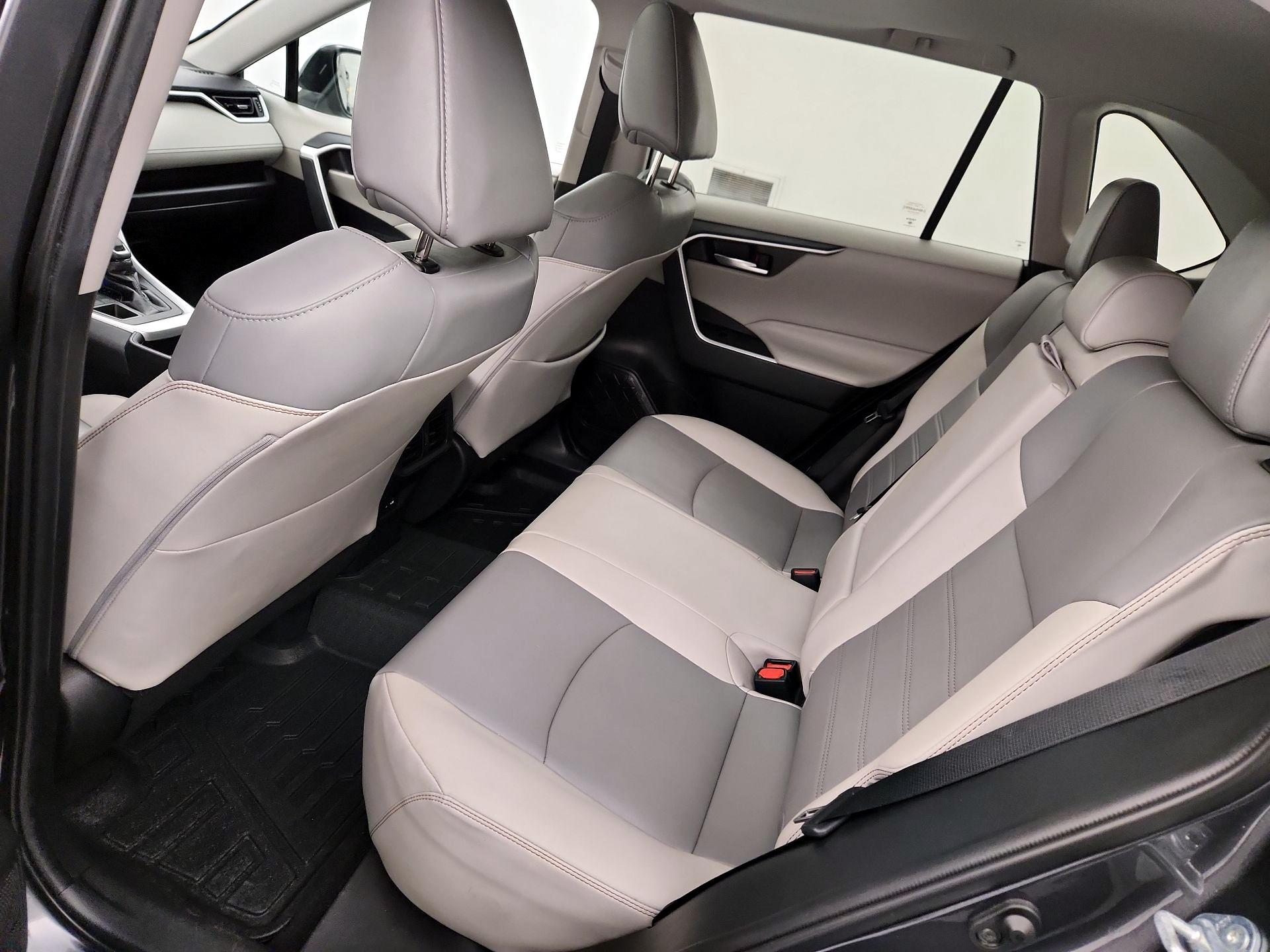 Thumbnail: 2021 Toyota RAV4 - 19