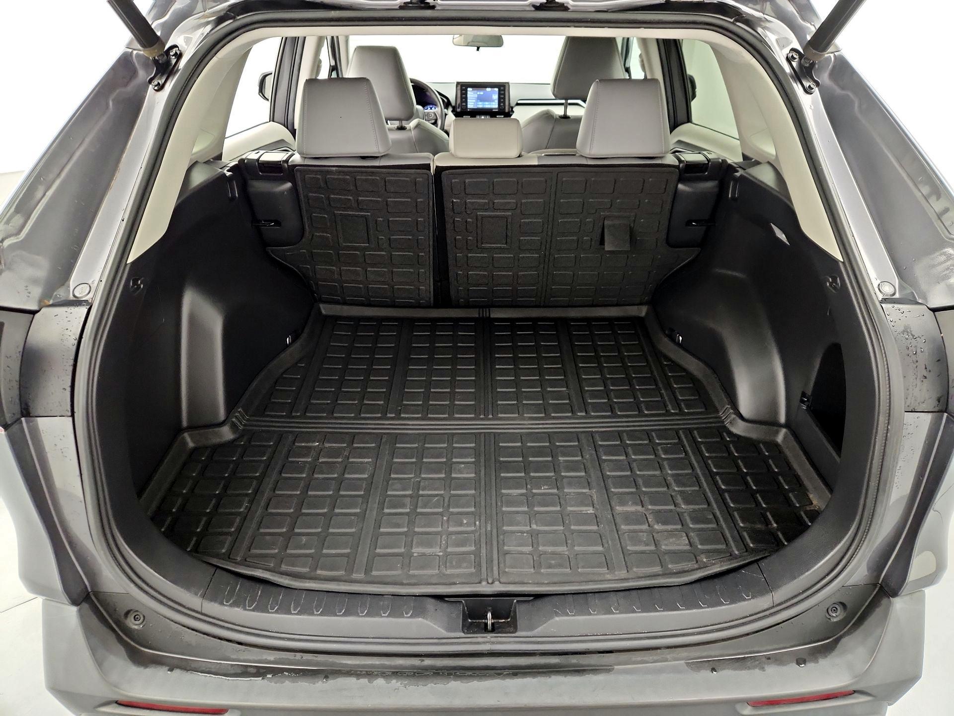 Thumbnail: 2021 Toyota RAV4 - 20