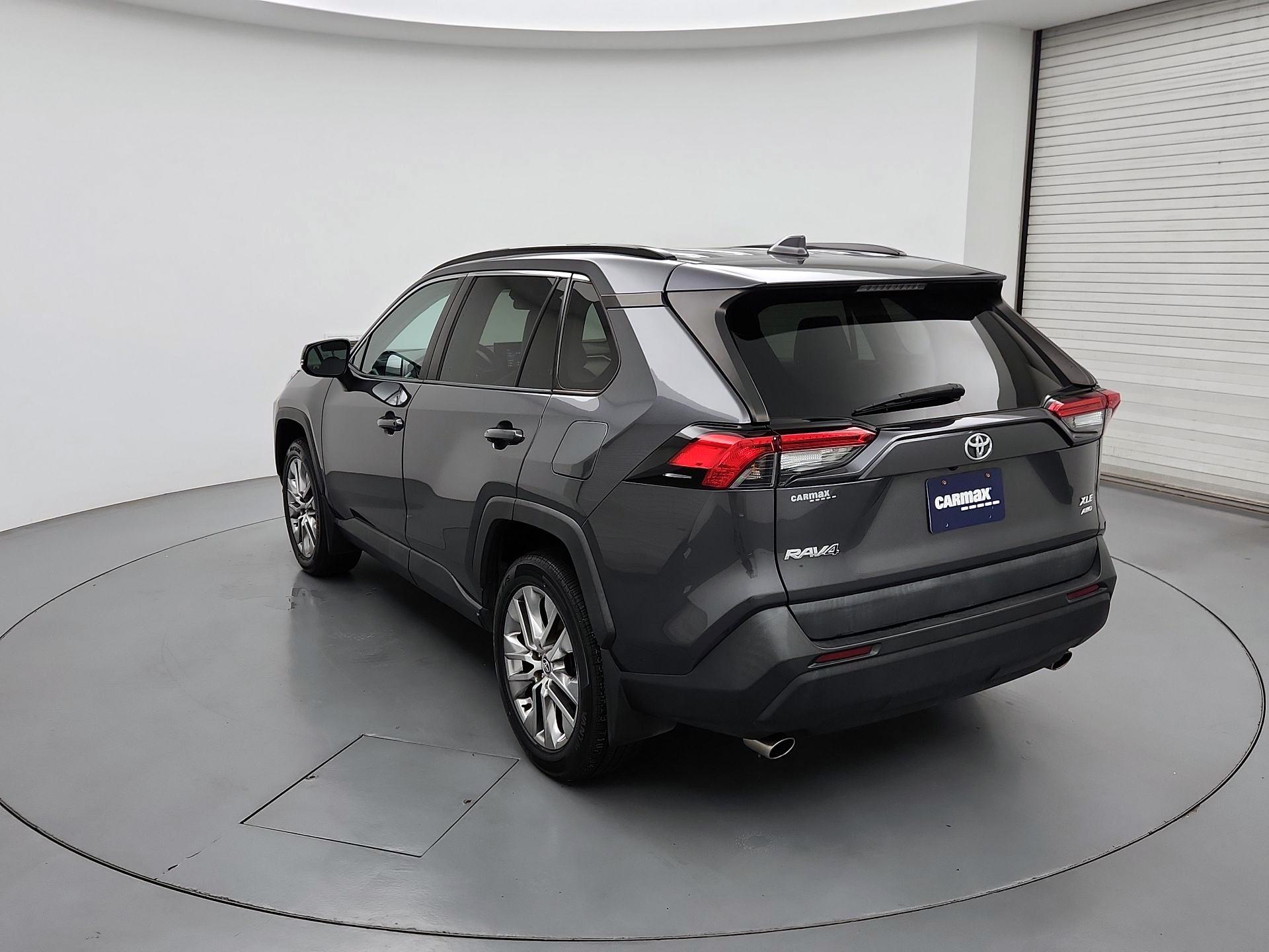 Thumbnail: 2021 Toyota RAV4 - 7
