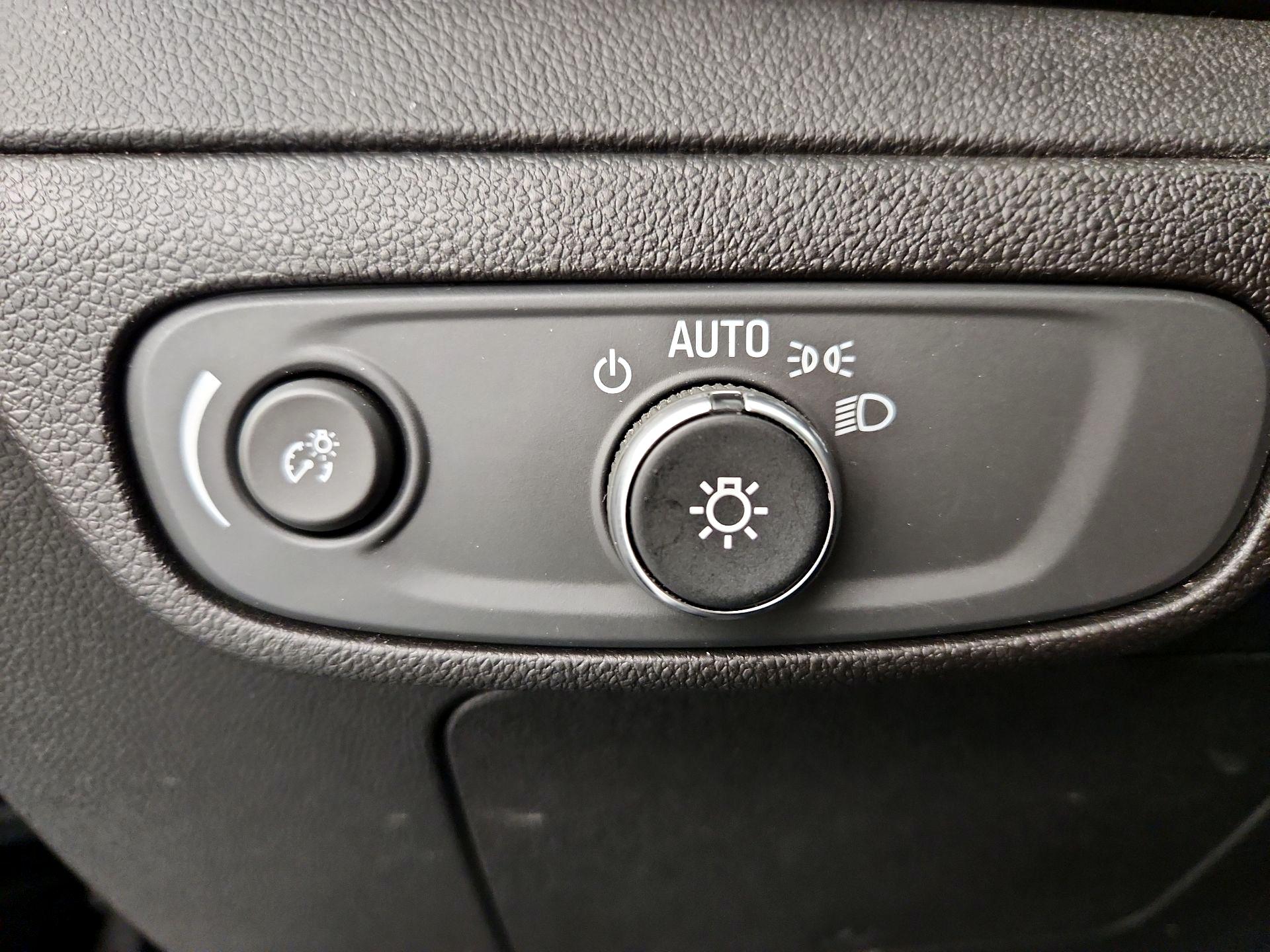 Thumbnail: 2022 Chevrolet Bolt EUV - 13