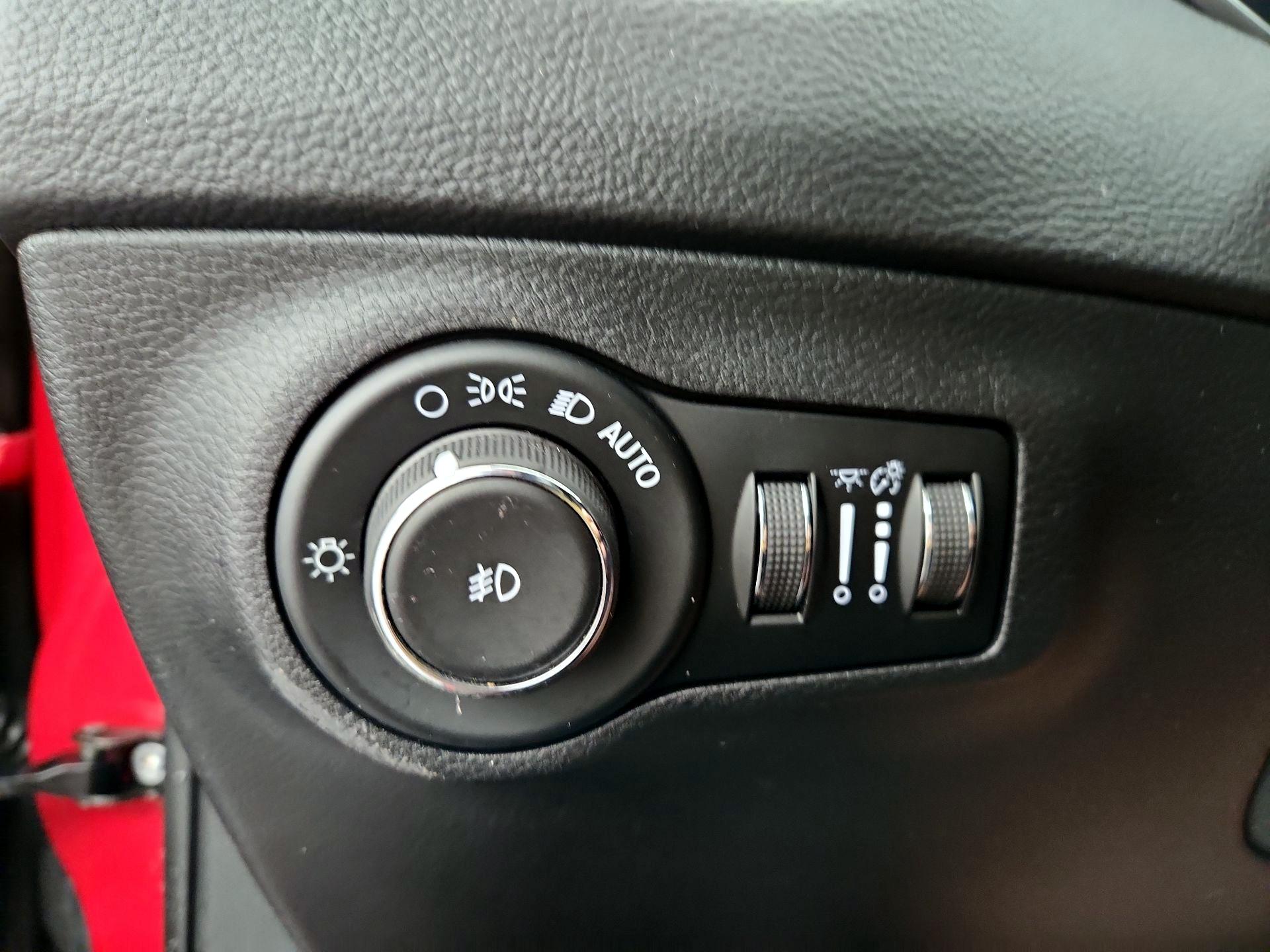 Thumbnail: 2018 Jeep Compass - 13