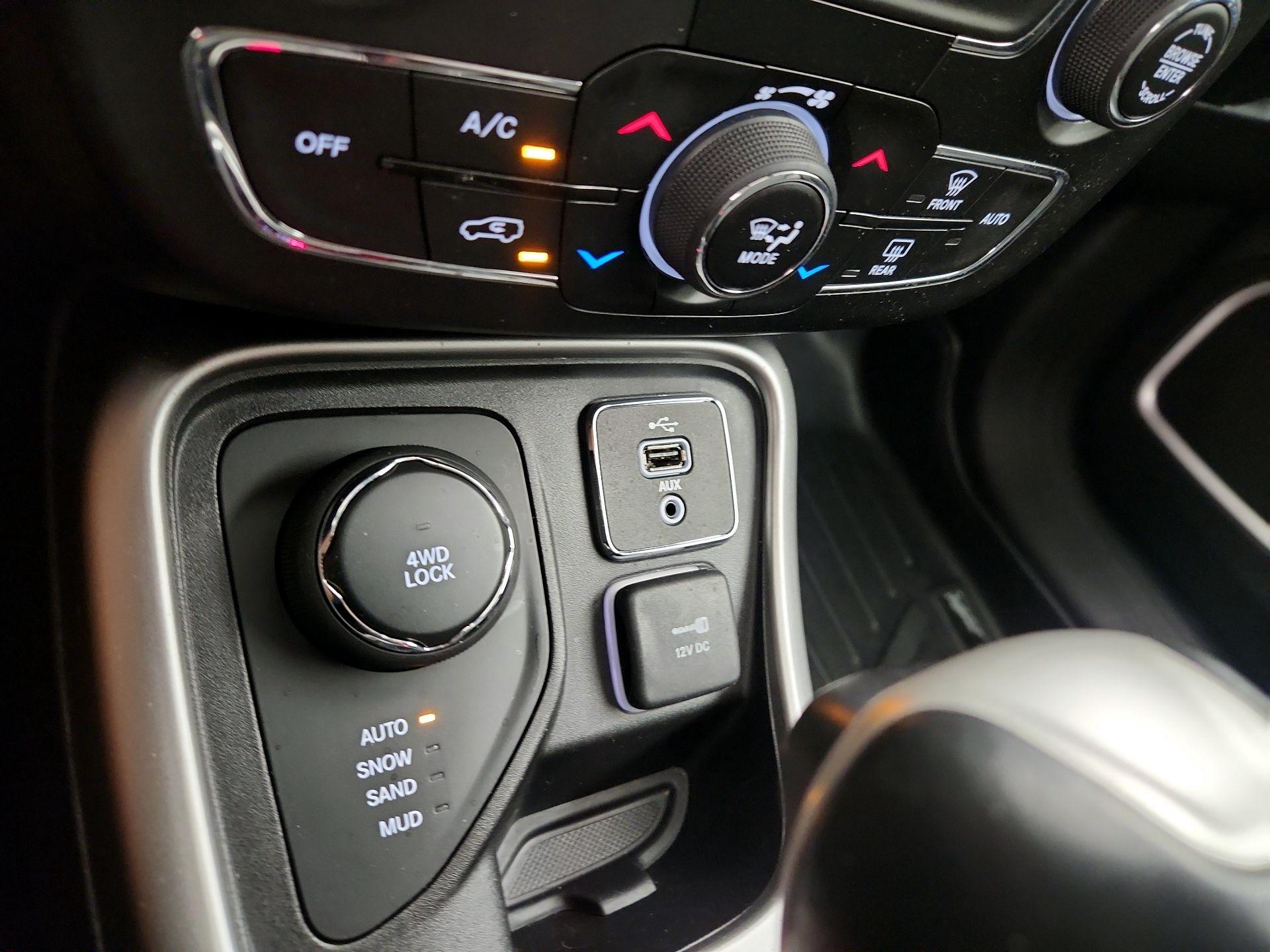 Thumbnail: 2018 Jeep Compass - 18