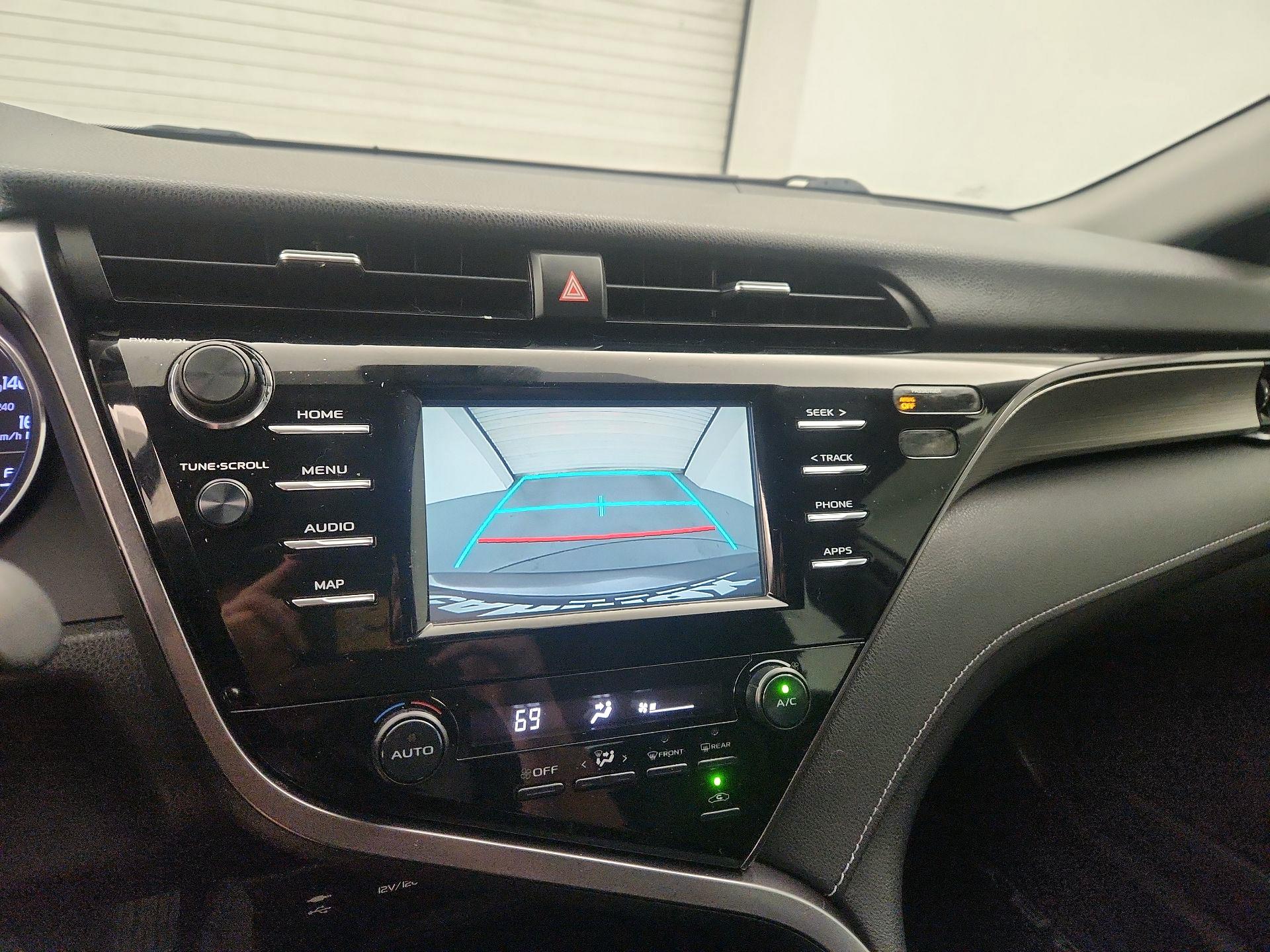 Thumbnail: 2019 Toyota Camry - 14