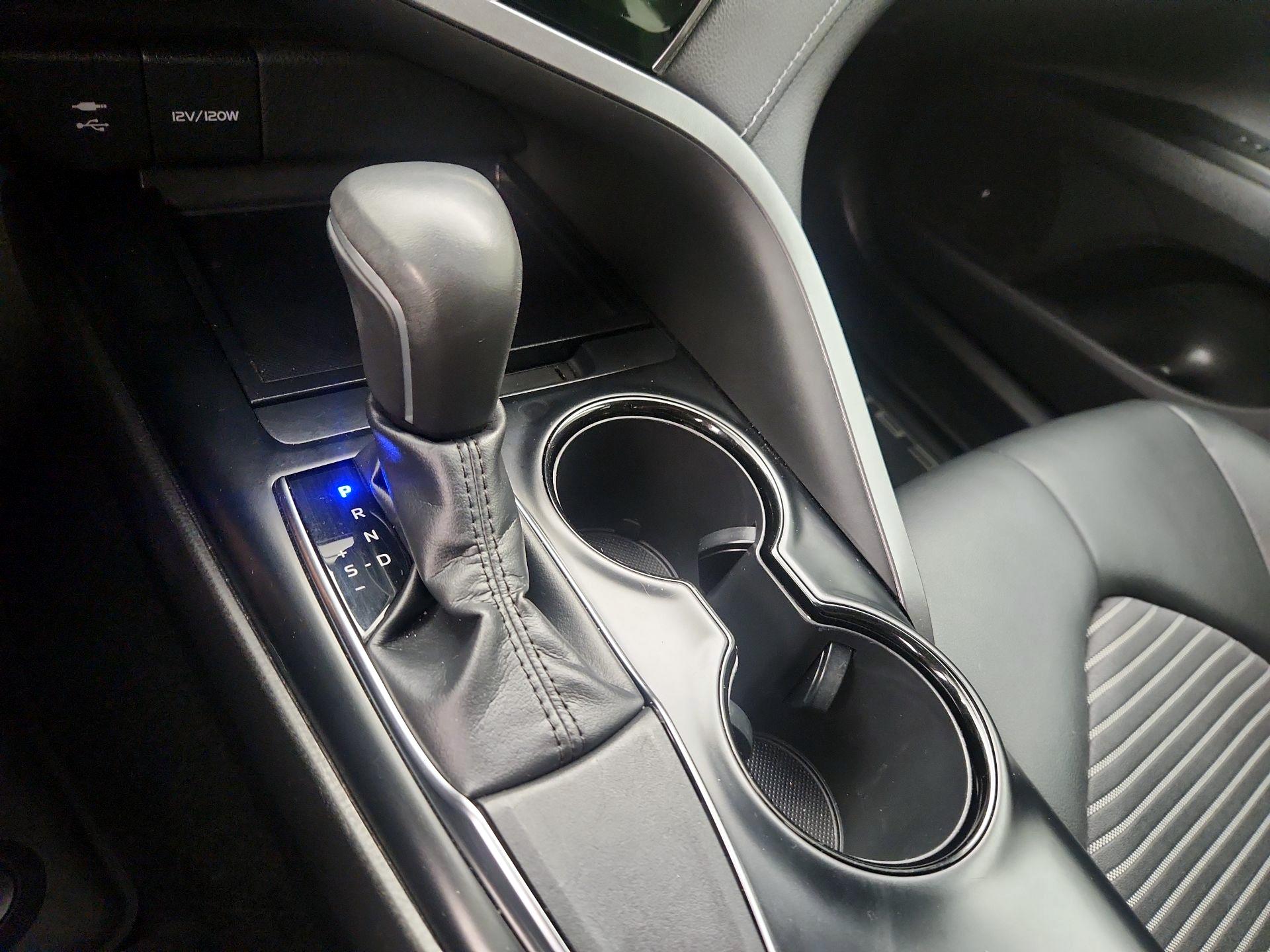 Thumbnail: 2019 Toyota Camry - 17