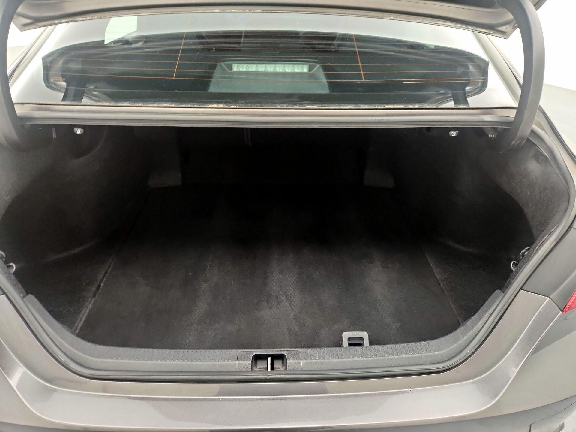 Thumbnail: 2019 Toyota Camry - 19