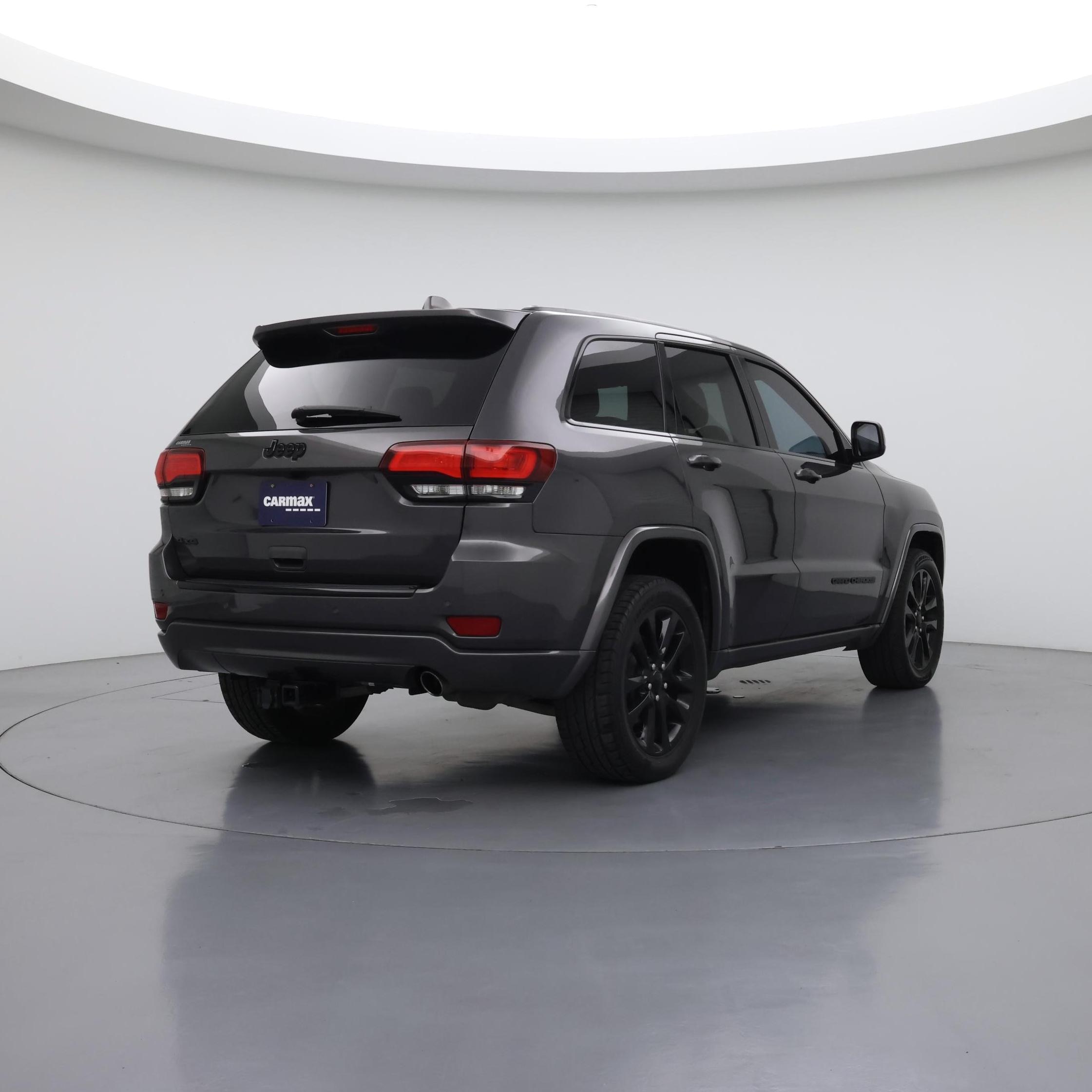 Thumbnail: 2018 Jeep Grand Cherokee - 8