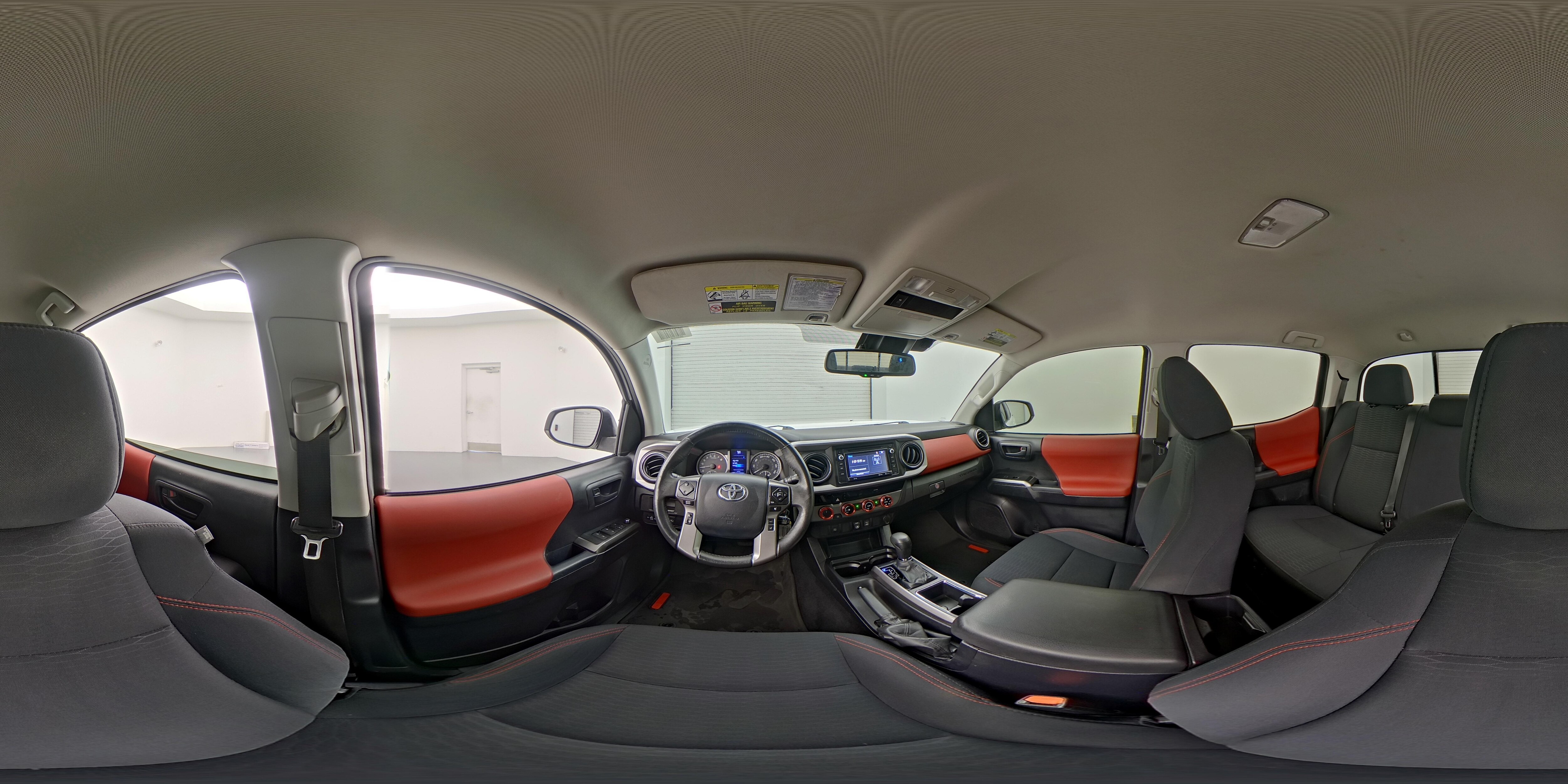 2018 Toyota Tacoma SR5 - Photo 25