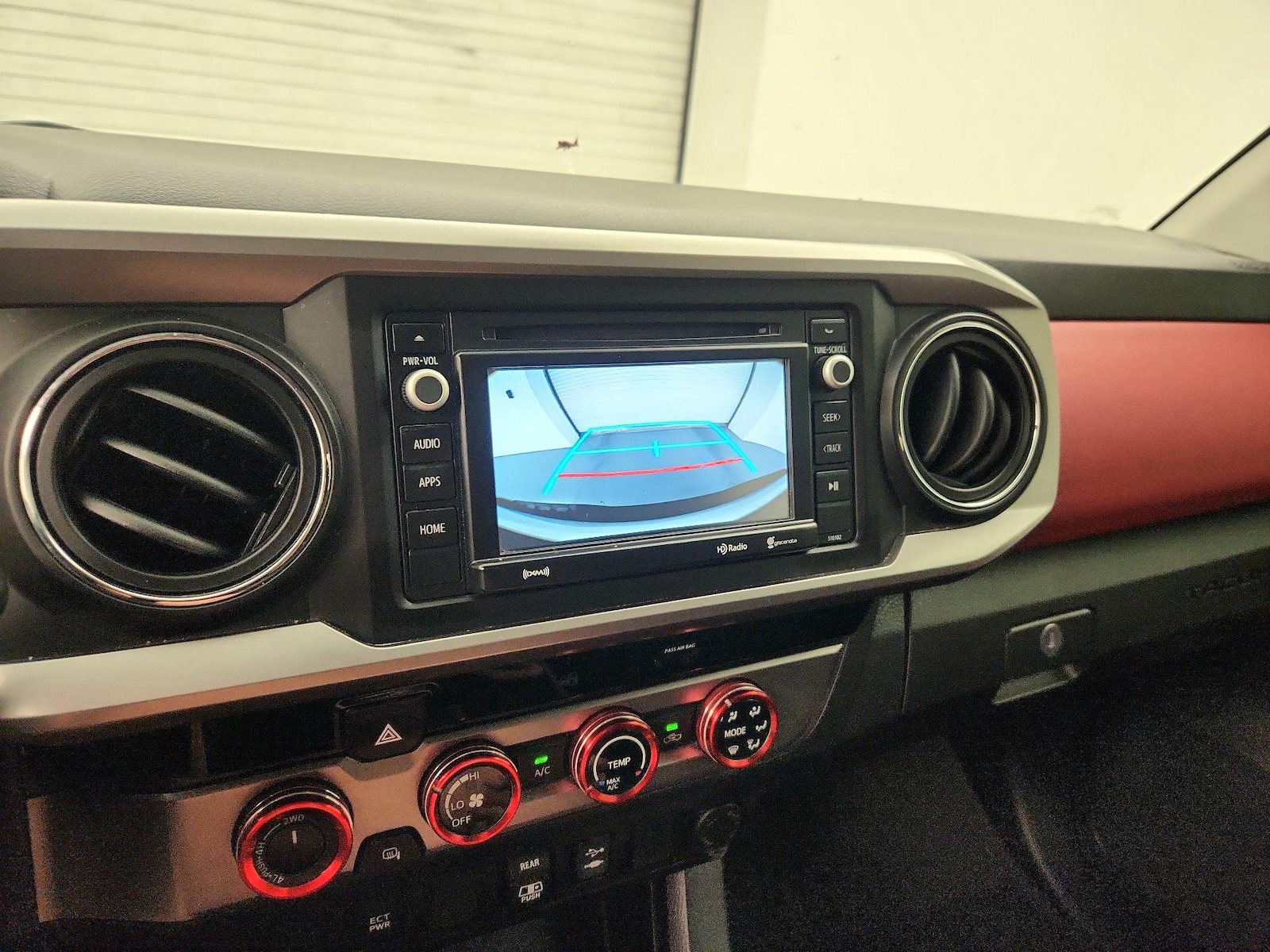 2018 Toyota Tacoma SR5 - Photo 15