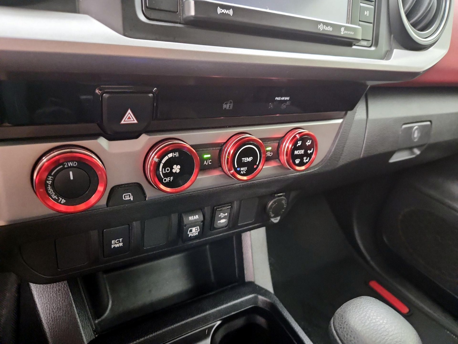 2018 Toyota Tacoma SR5 - Photo 17