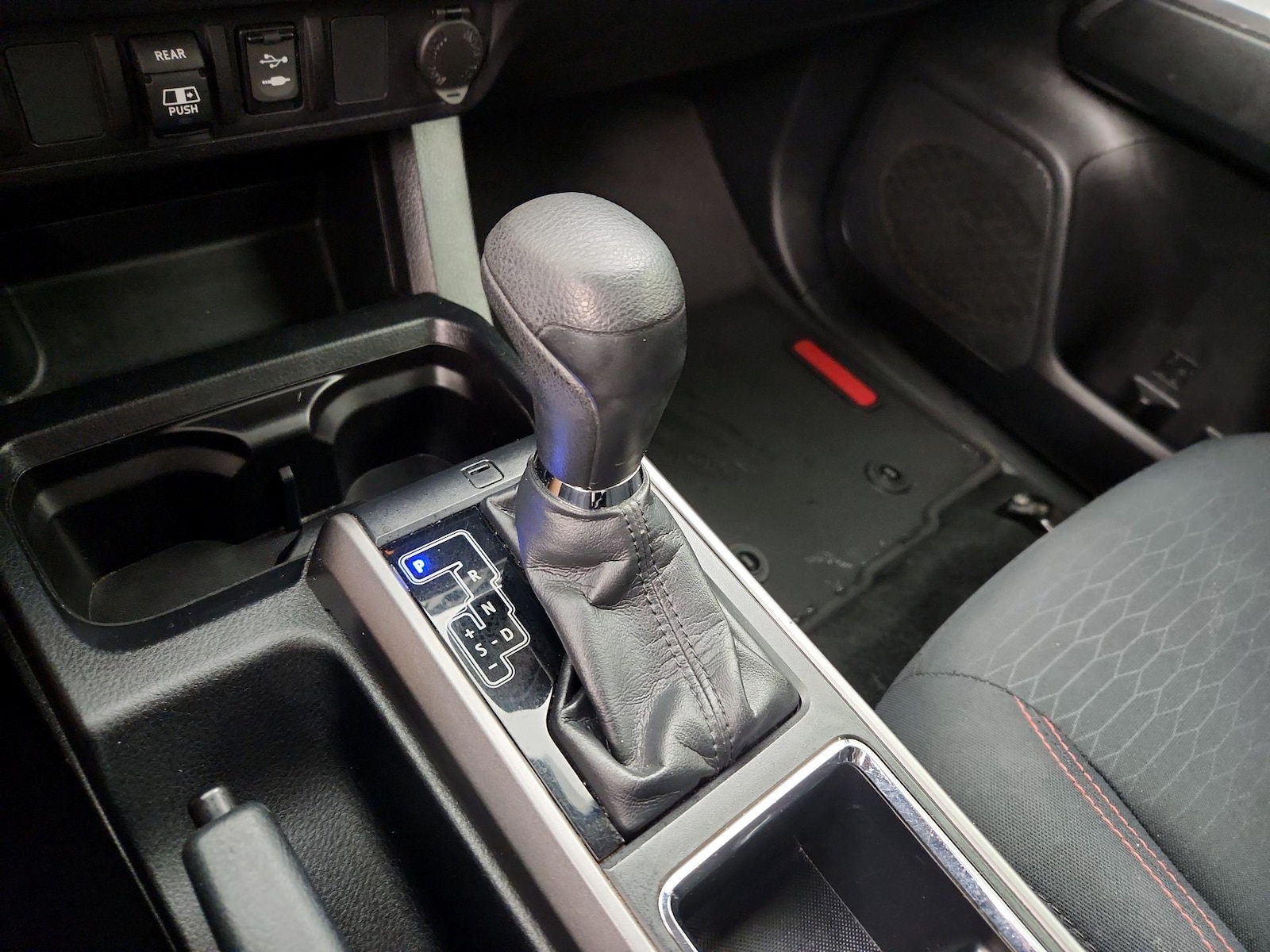 2018 Toyota Tacoma SR5 - Photo 18