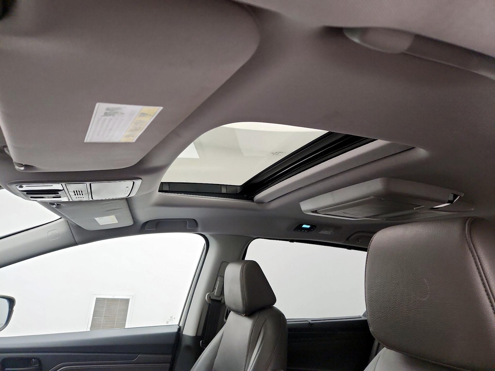 Sunroof(s) & Overhead Airbags