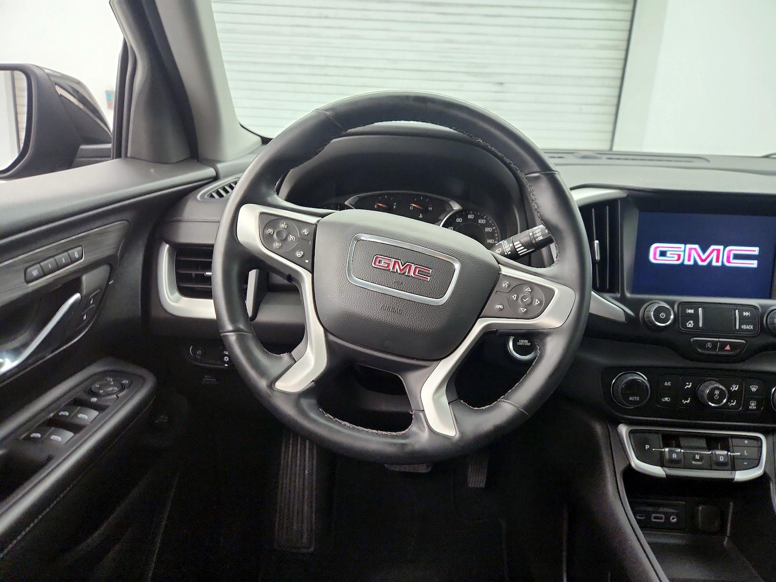2023 GMC Terrain SLT - Photo 11