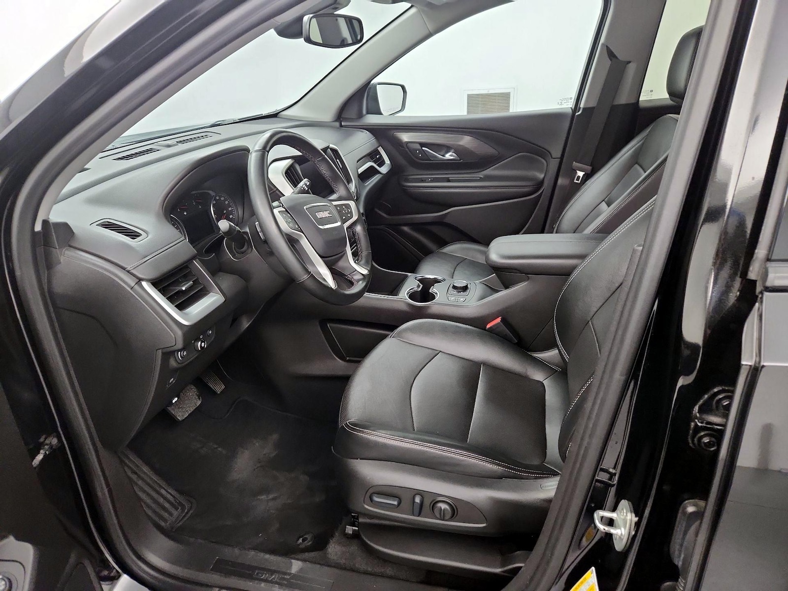 2023 GMC Terrain SLT - Photo 12