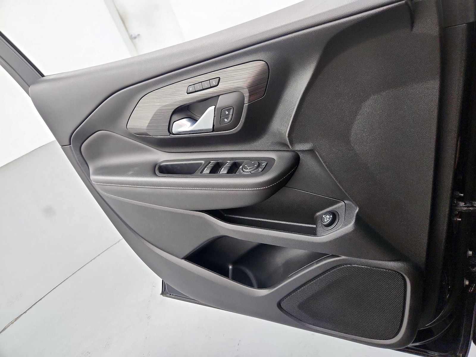 2023 GMC Terrain SLT - Photo 13