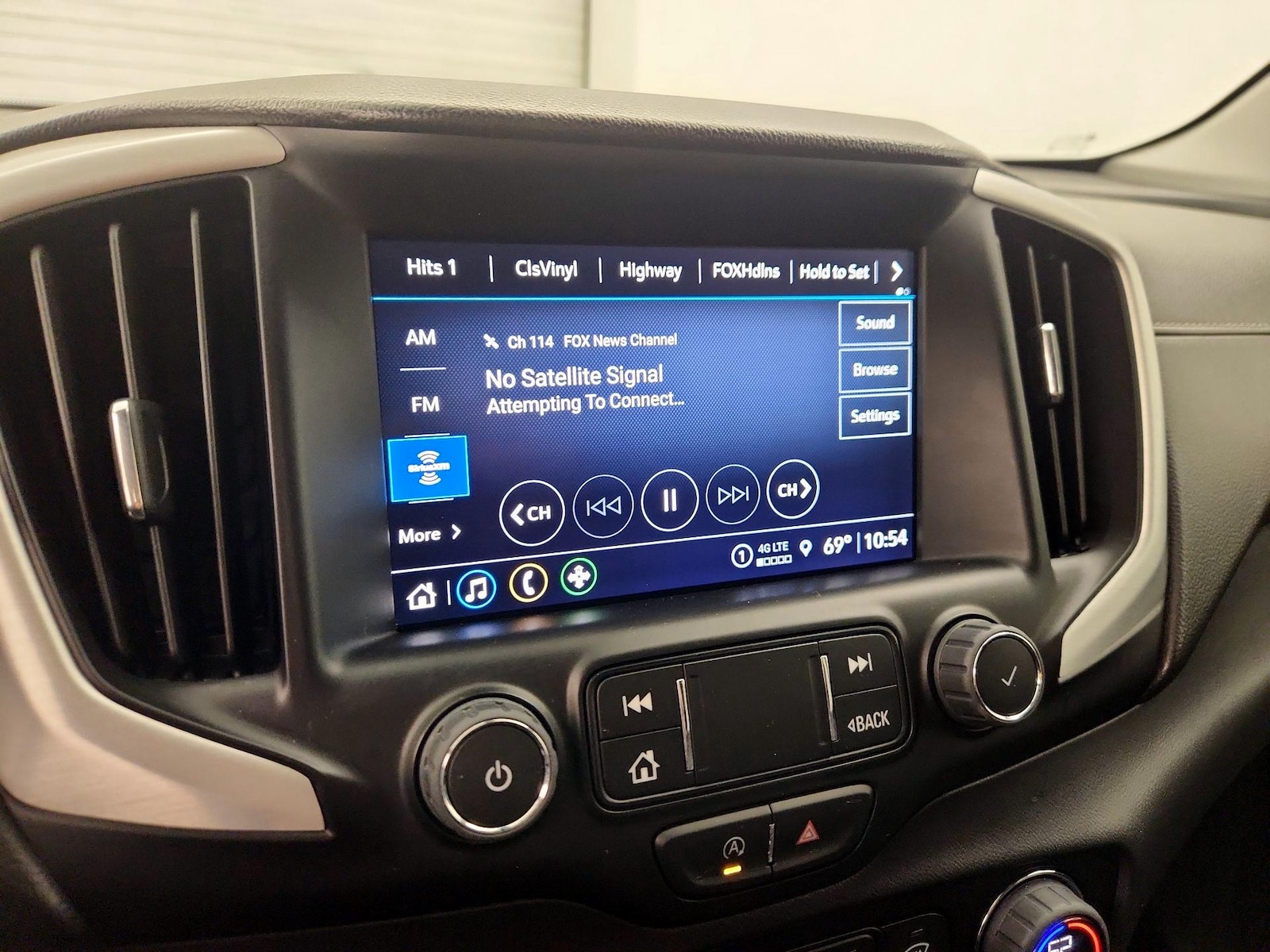 2023 GMC Terrain SLT - Photo 16