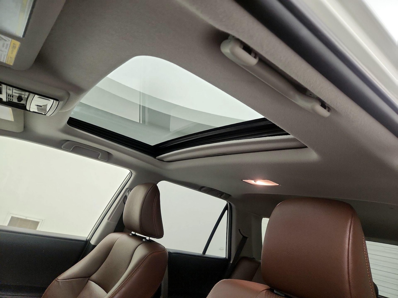 Sunroof(s) & Overhead Airbags