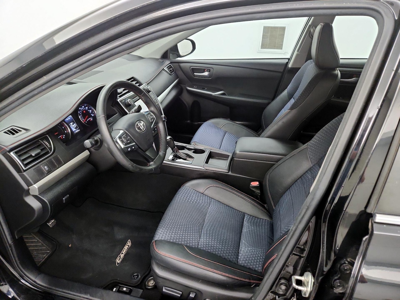 Power Seat(s) & Side Airbags