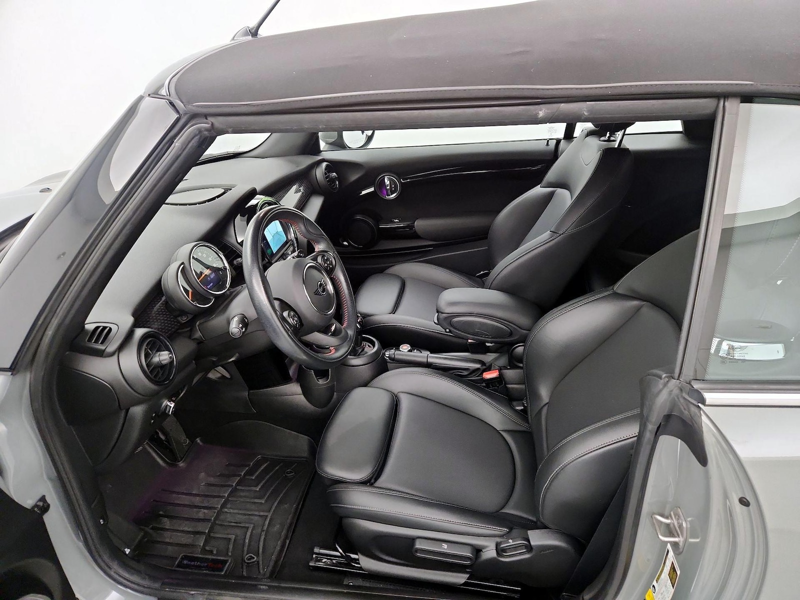 Side Airbags & Leatherette Seats